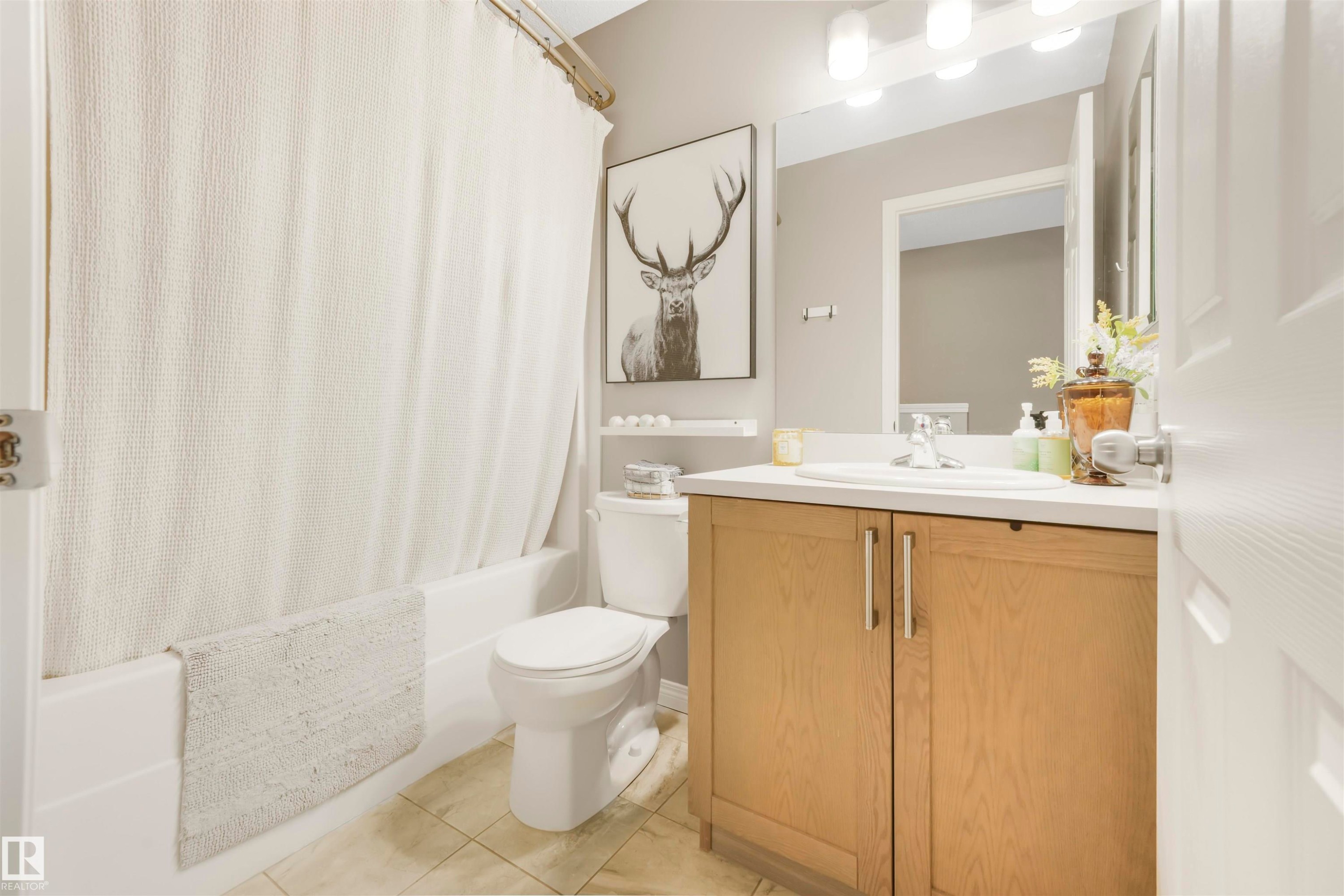 557 Orchards Boulevard, Edmonton, AB - Indoor Photo Showing Bathroom