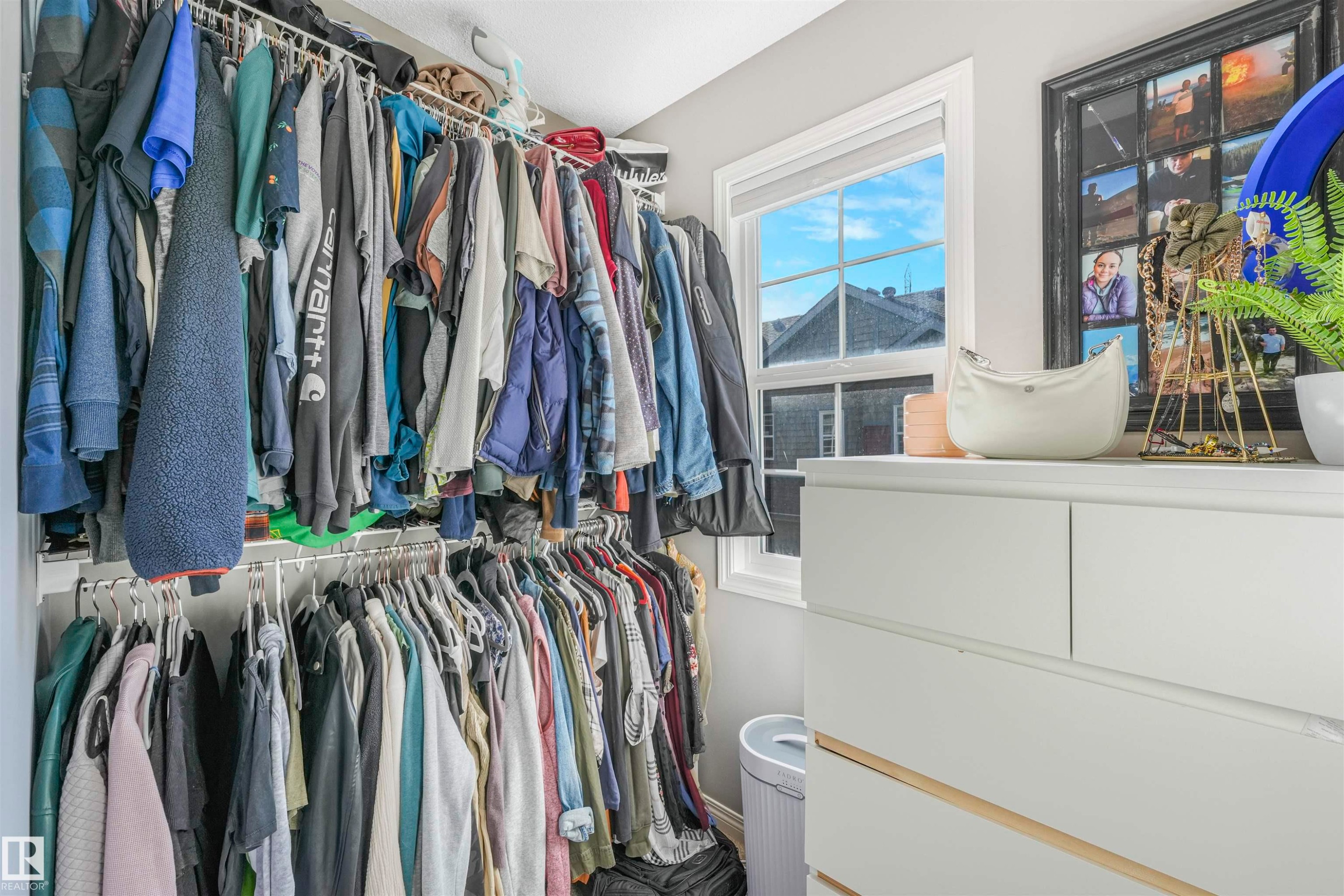 557 Orchards Boulevard, Edmonton, AB - Indoor With Storage