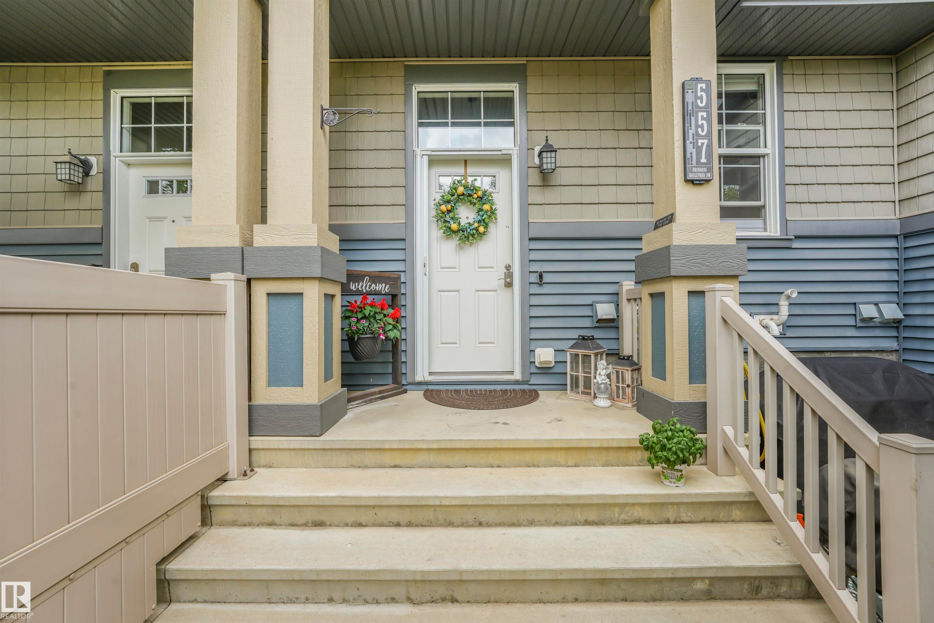 557 Orchards Boulevard, Edmonton, AB - Outdoor With Exterior