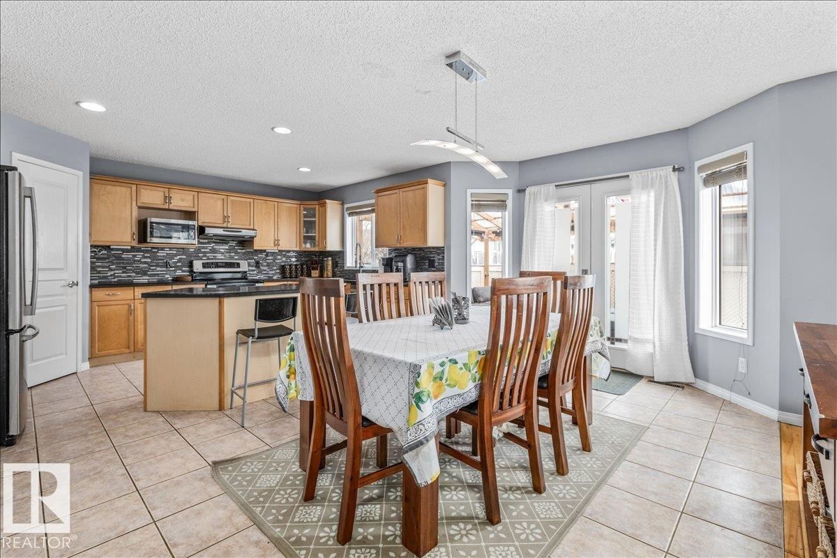 171 Cote Crescent, Edmonton, AB - Indoor Photo Showing Other Room