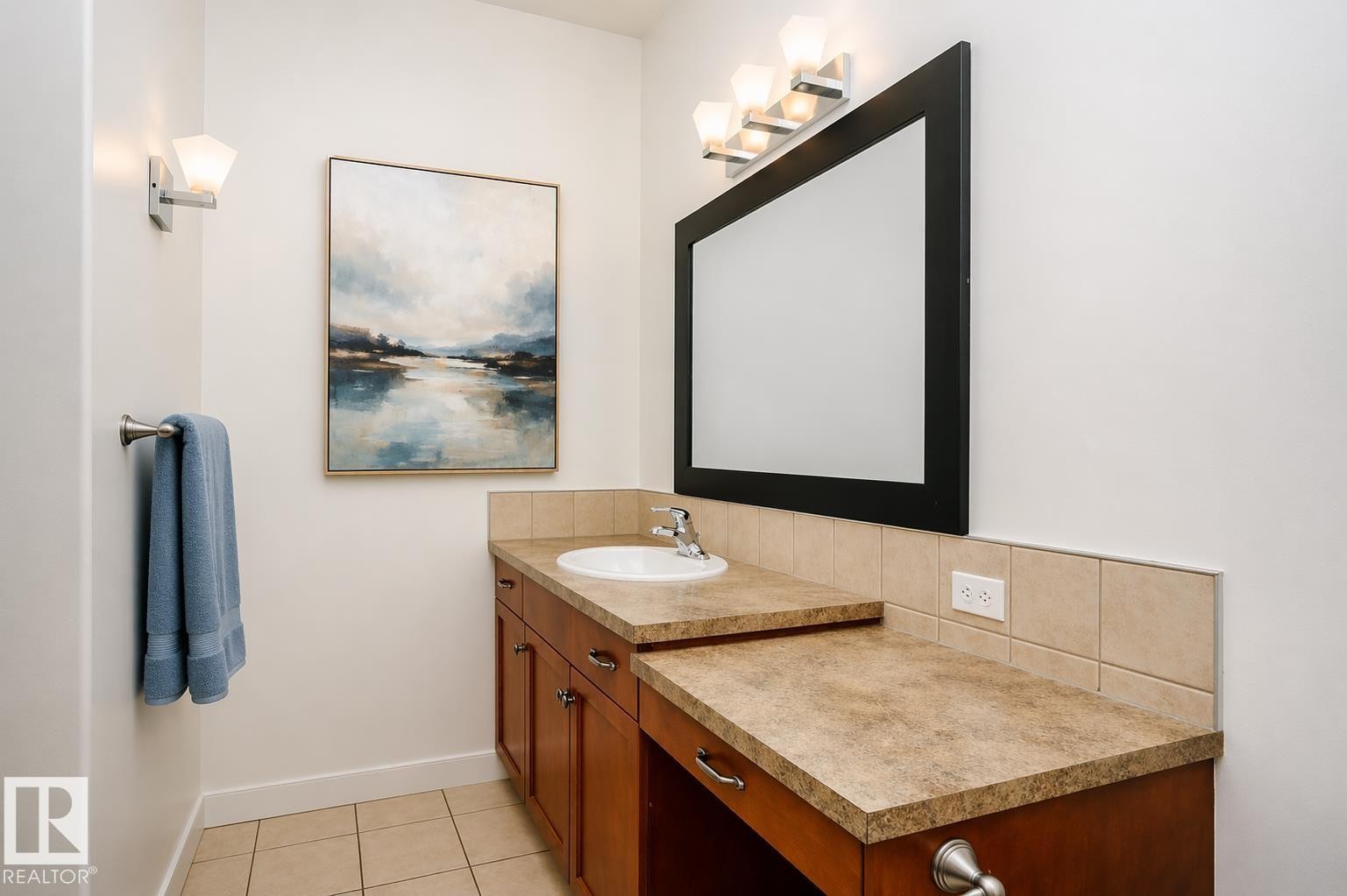 19 2565 Hanna Crescent, Edmonton, AB - Indoor Photo Showing Bathroom
