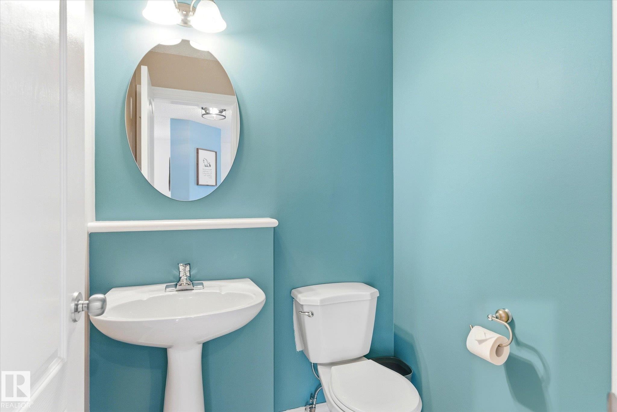 2550 Rabbit Hill Road, Edmonton, AB - Indoor Photo Showing Bathroom