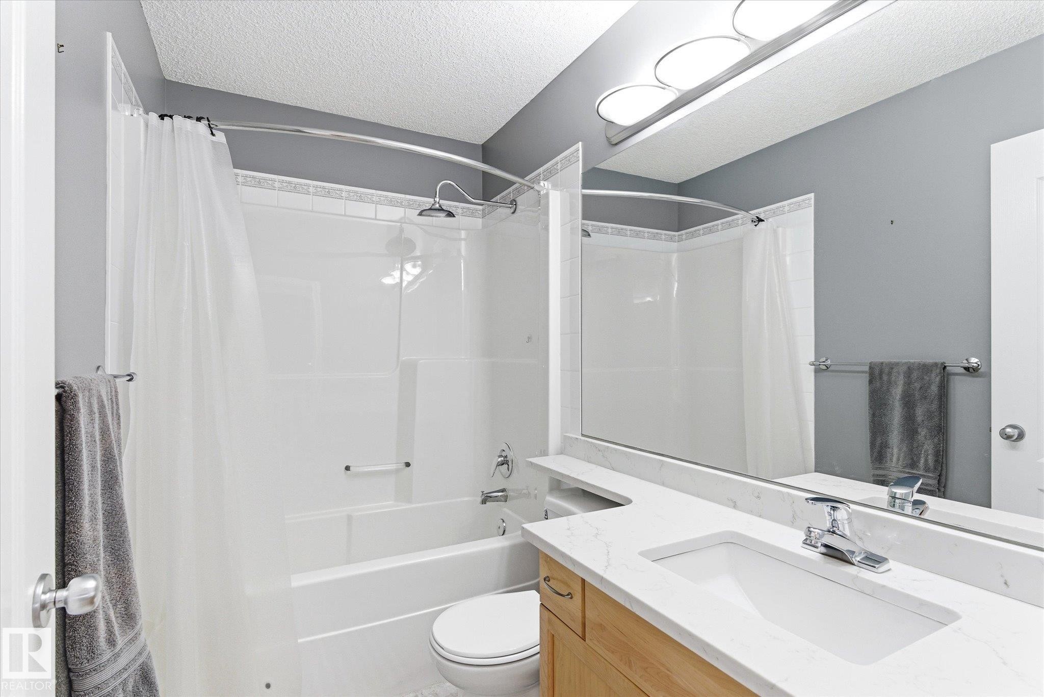 2550 Rabbit Hill Road, Edmonton, AB - Indoor Photo Showing Bathroom
