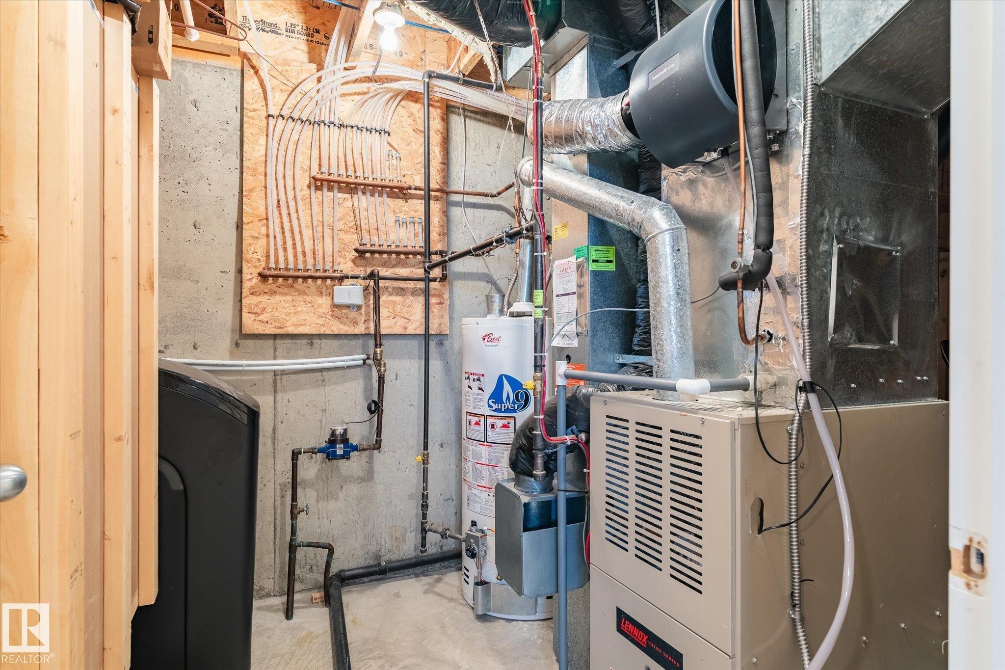 2550 Rabbit Hill Road, Edmonton, AB - Indoor Photo Showing Basement