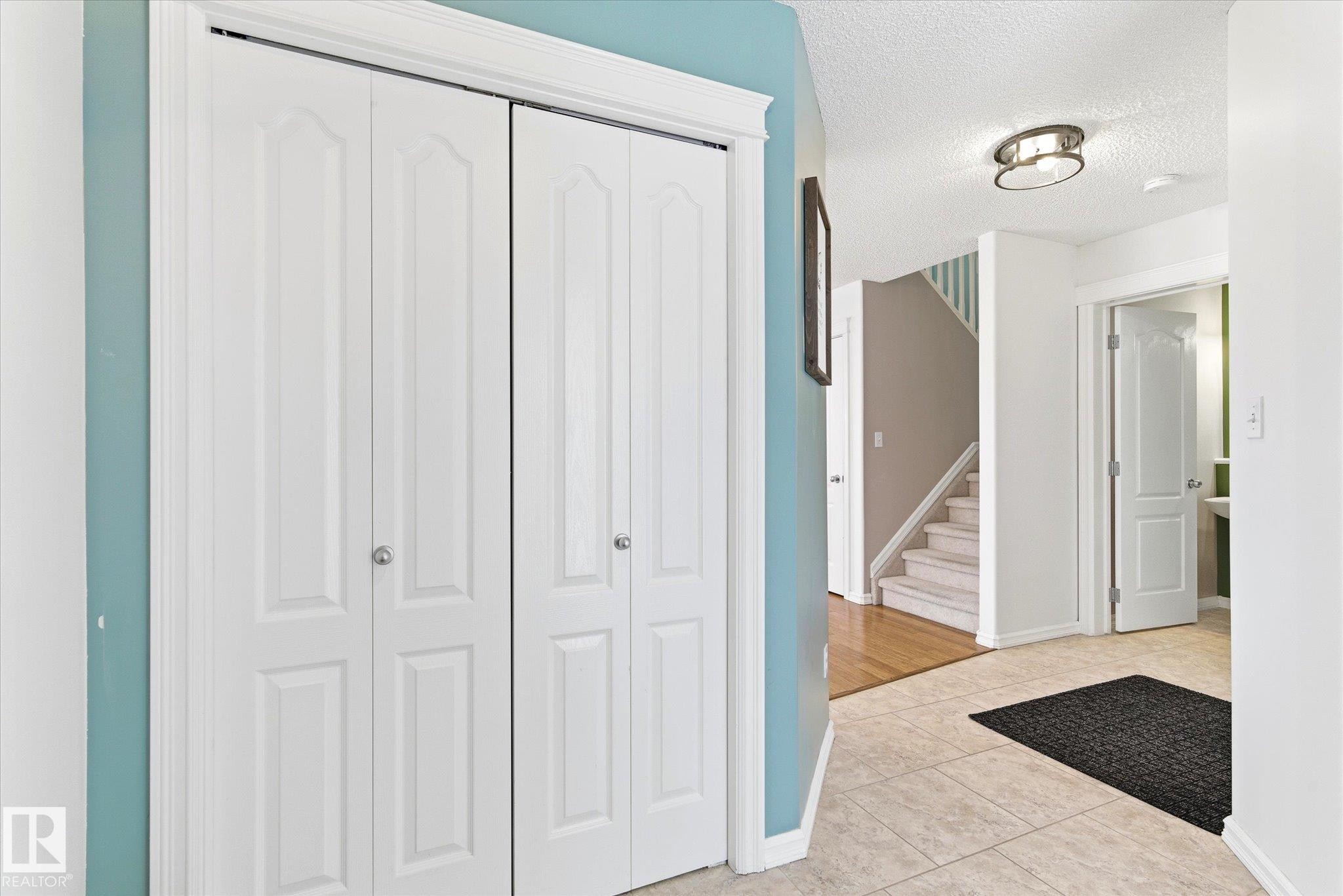 2550 Rabbit Hill Road, Edmonton, AB - Indoor