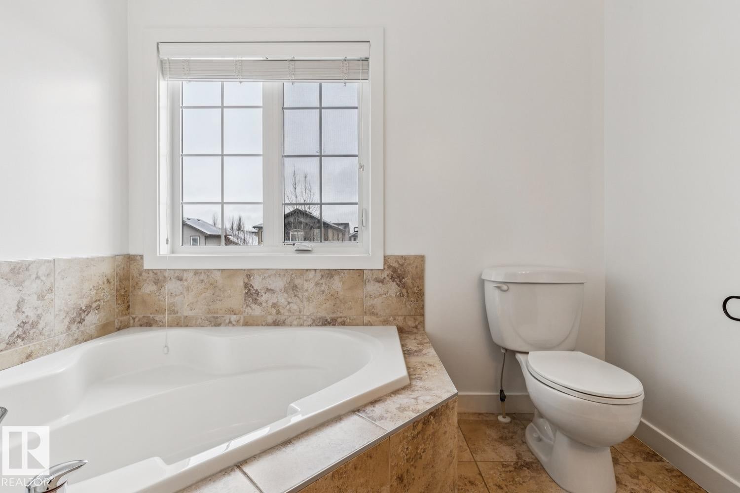 323 Avena Link, Leduc, AB - Indoor Photo Showing Bathroom