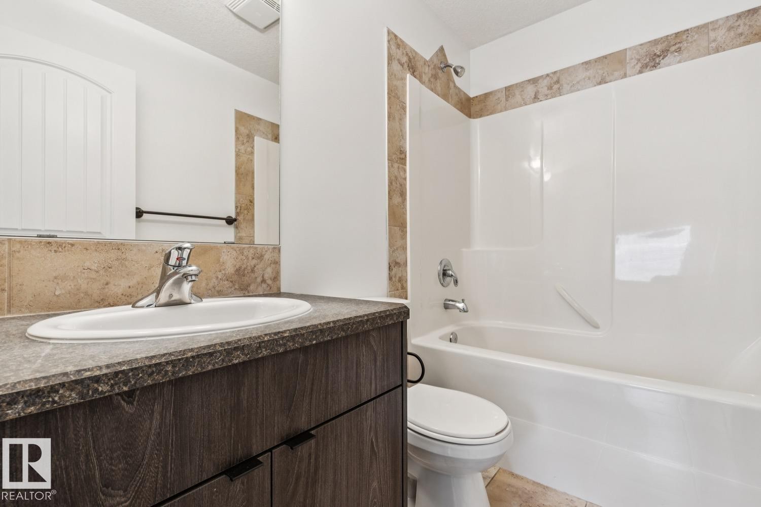 323 Avena Link, Leduc, AB - Indoor Photo Showing Bathroom