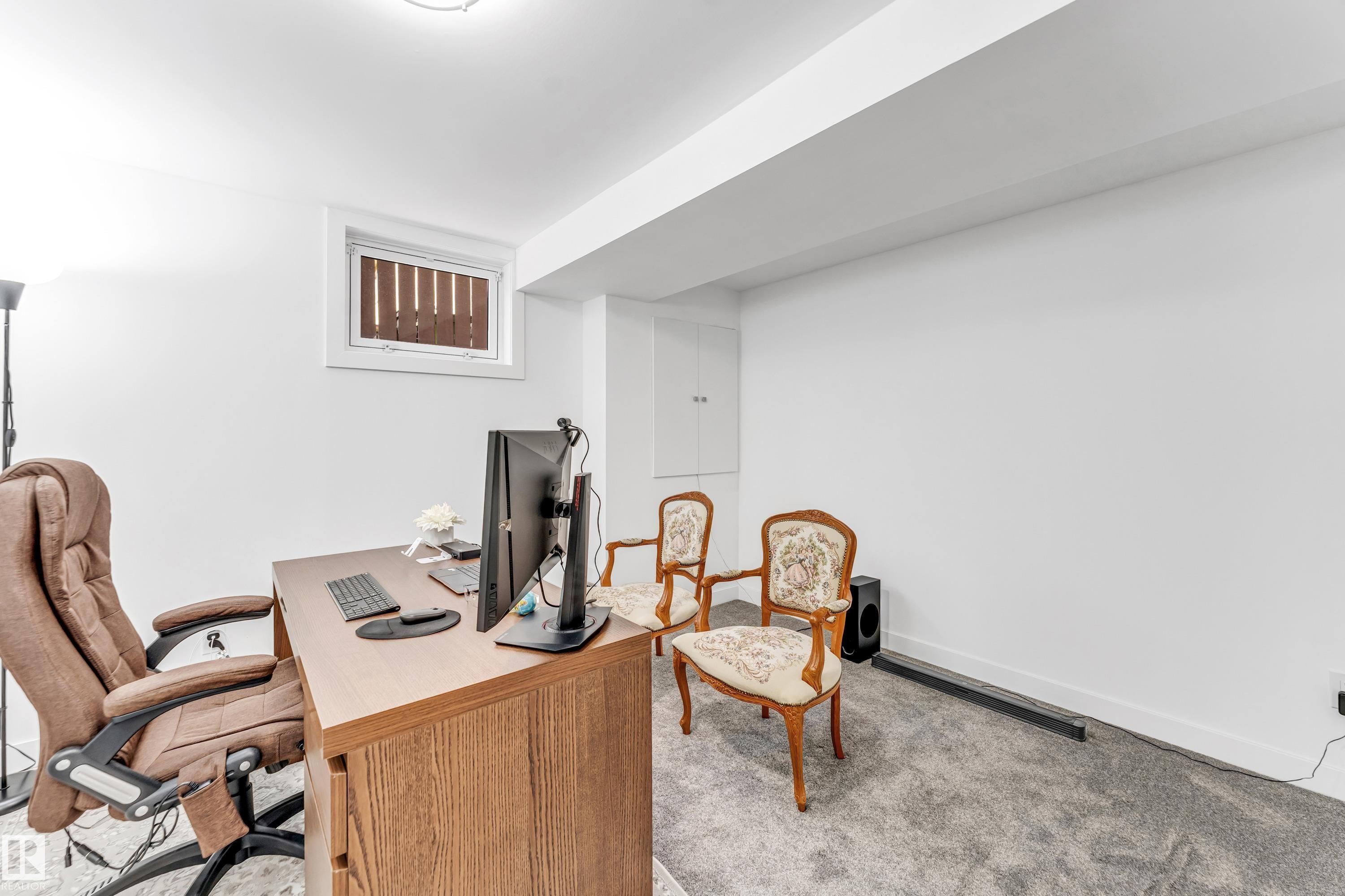 2404 80 Street, Edmonton, AB - Indoor Photo Showing Office
