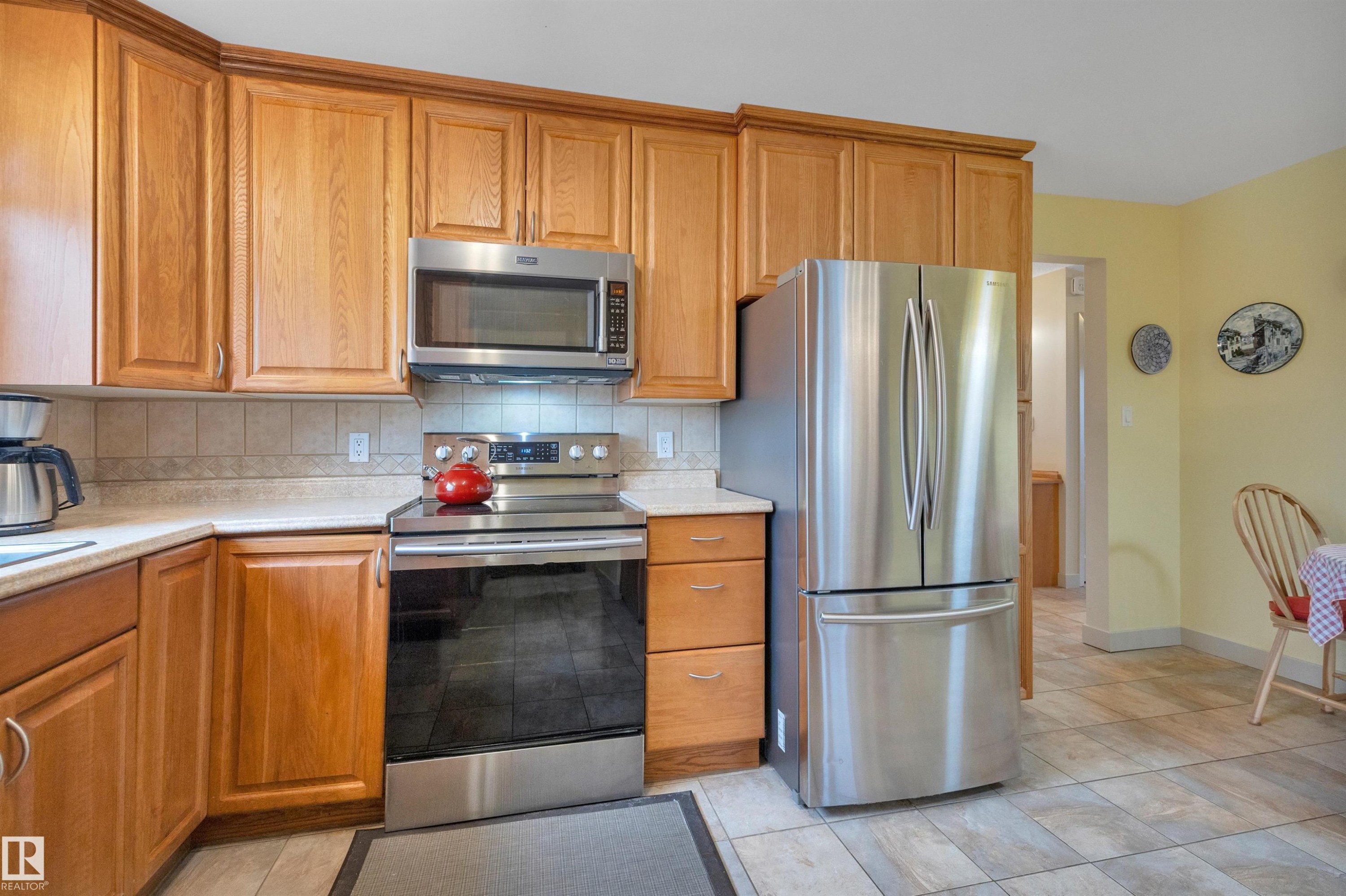 8649 27 Avenue, Edmonton, AB - Indoor Photo Showing Kitchen