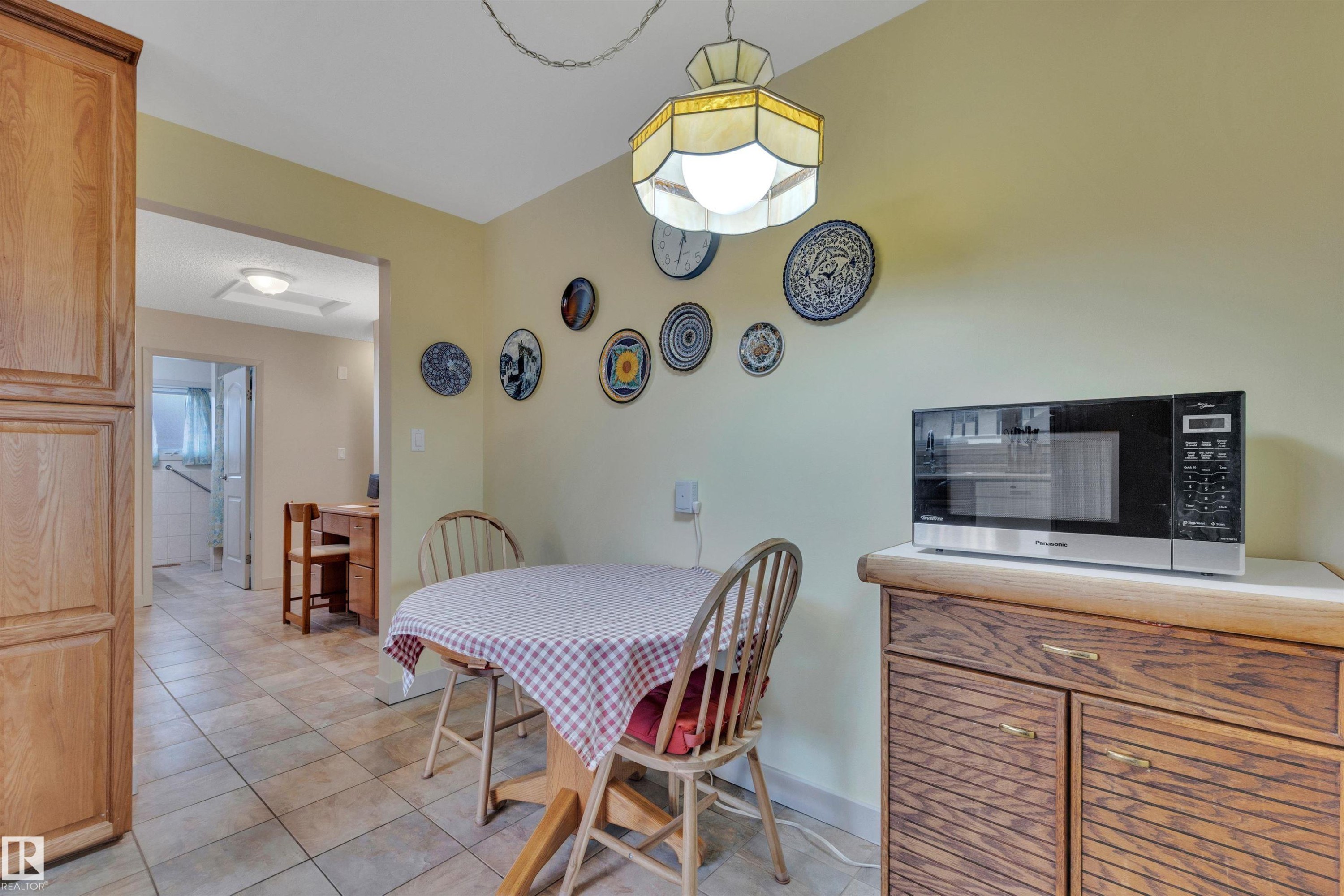 8649 27 Avenue, Edmonton, AB - Indoor Photo Showing Dining Room