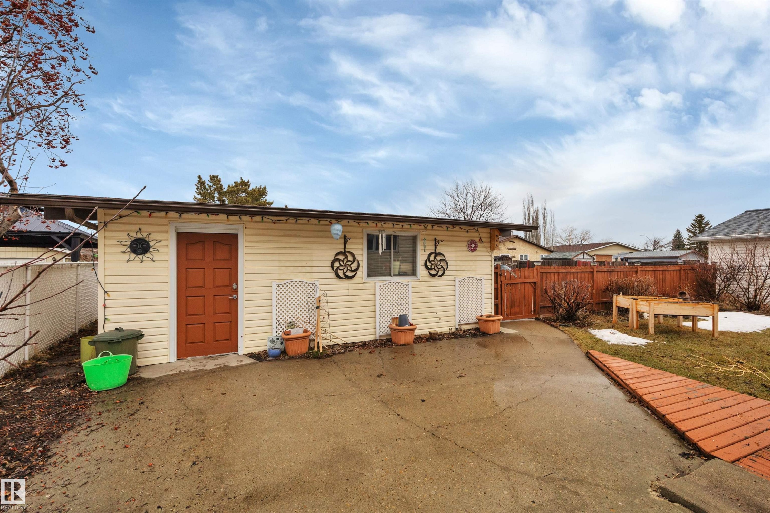 8649 27 Avenue, Edmonton, AB - Outdoor