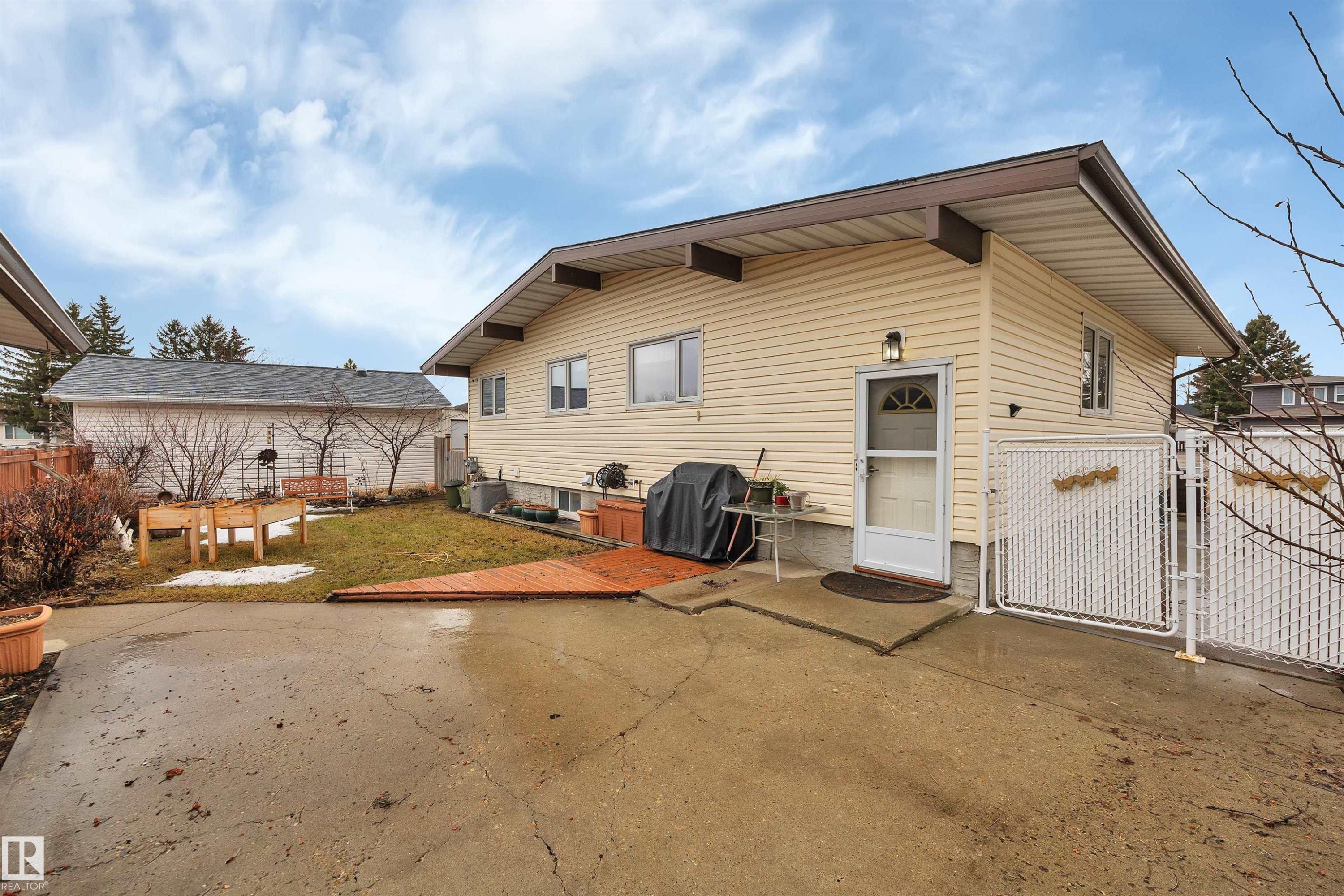 8649 27 Avenue, Edmonton, AB - Outdoor With Exterior