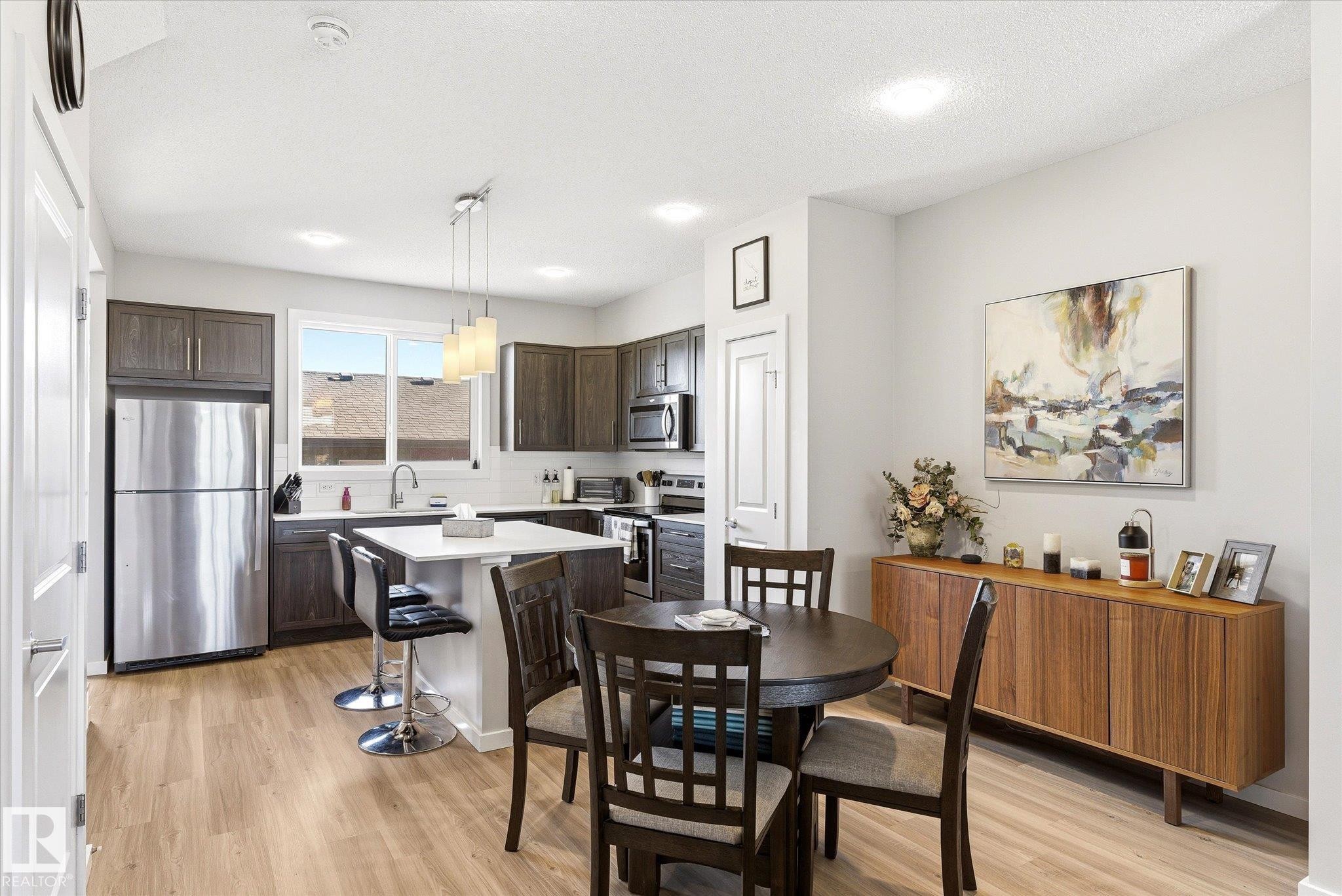 1208 Rosenthal Boulevard, Edmonton, AB - Indoor