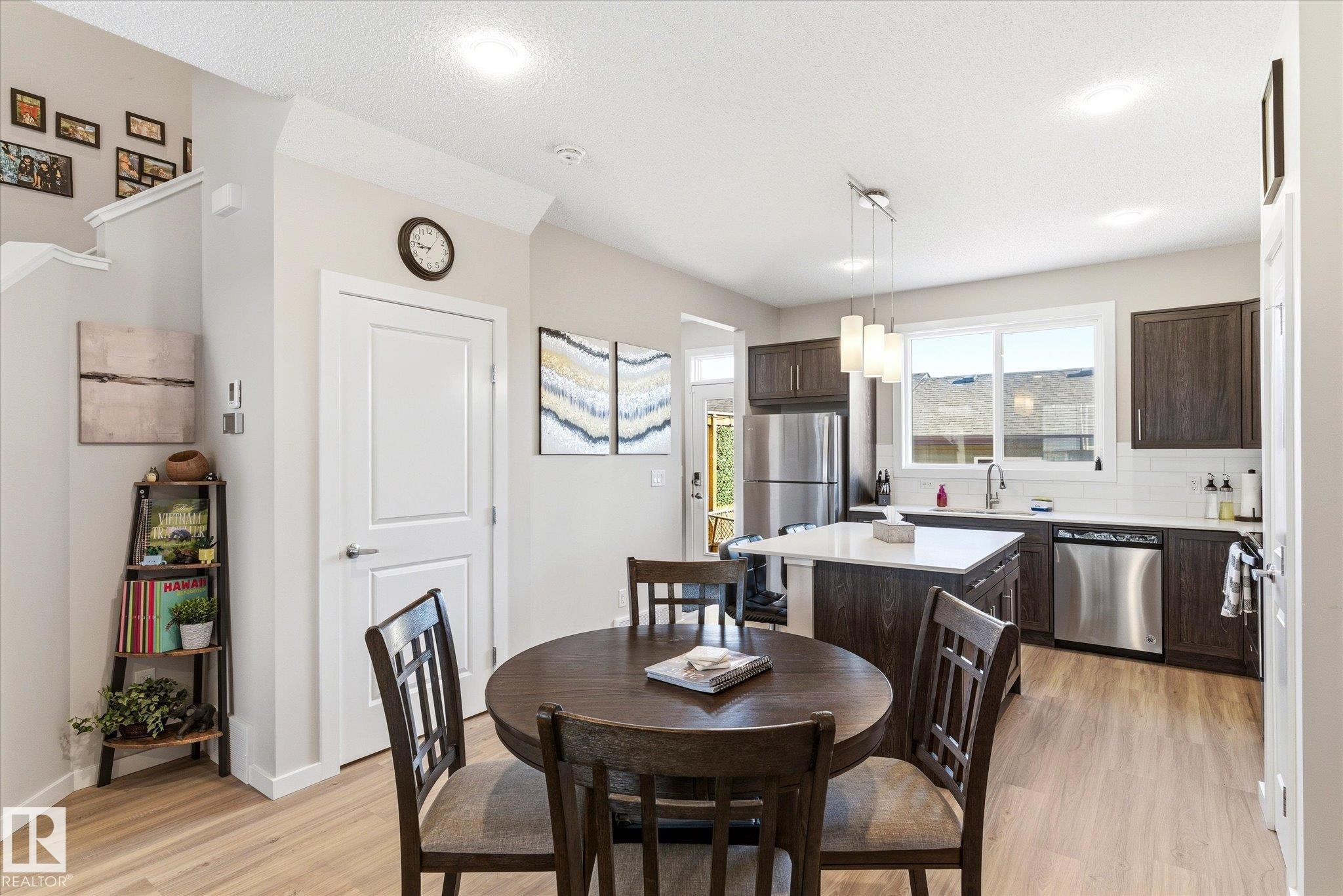 1208 Rosenthal Boulevard, Edmonton, AB - Indoor Photo Showing Dining Room