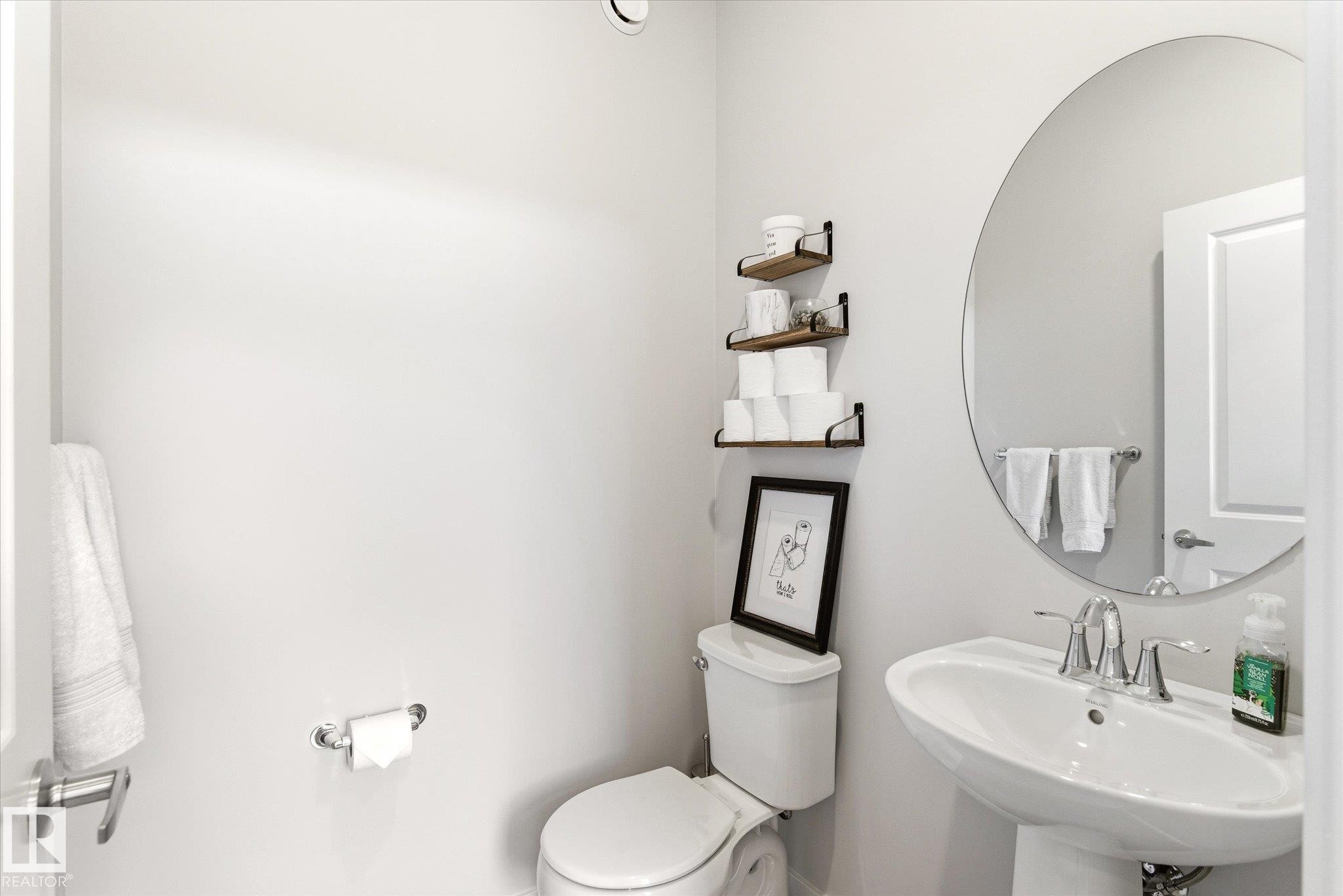 1208 Rosenthal Boulevard, Edmonton, AB - Indoor Photo Showing Bathroom