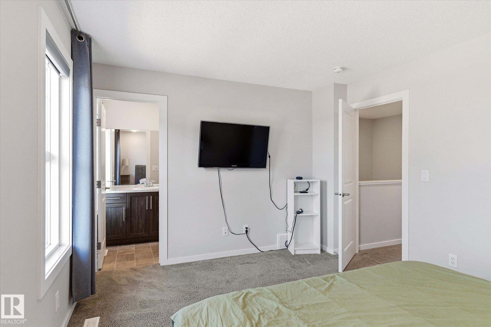 1208 Rosenthal Boulevard, Edmonton, AB - Indoor Photo Showing Bedroom