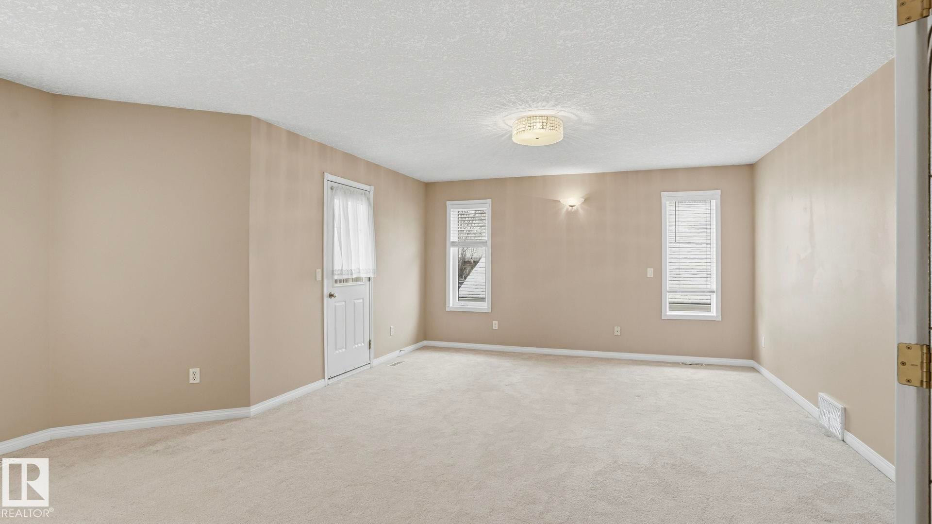 1007 Ormsby Crescent, Edmonton, AB - Indoor Photo Showing Other Room