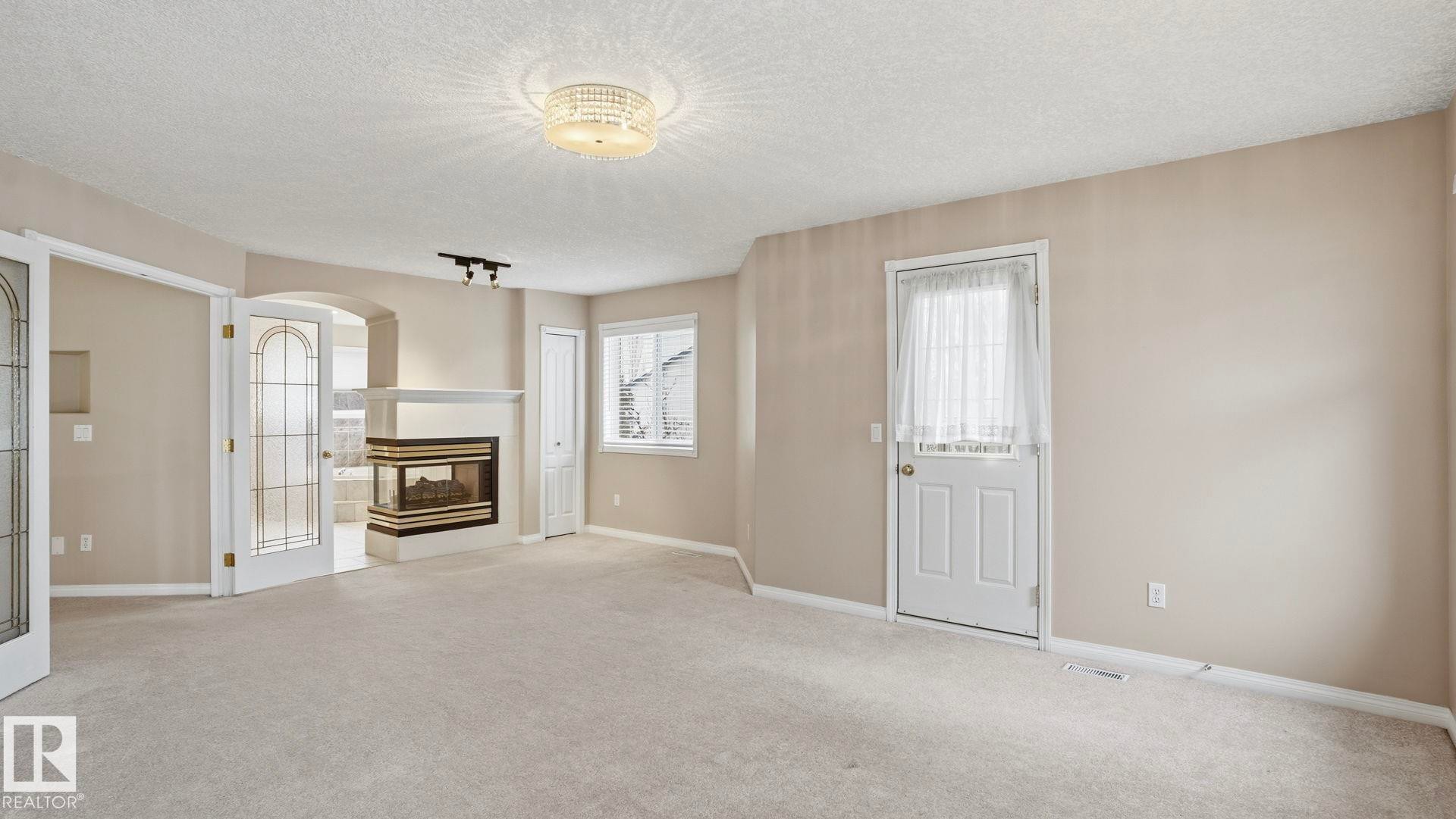 1007 Ormsby Crescent, Edmonton, AB - Indoor With Fireplace
