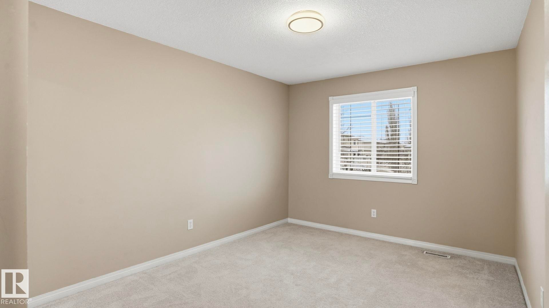 1007 Ormsby Crescent, Edmonton, AB - Indoor Photo Showing Other Room