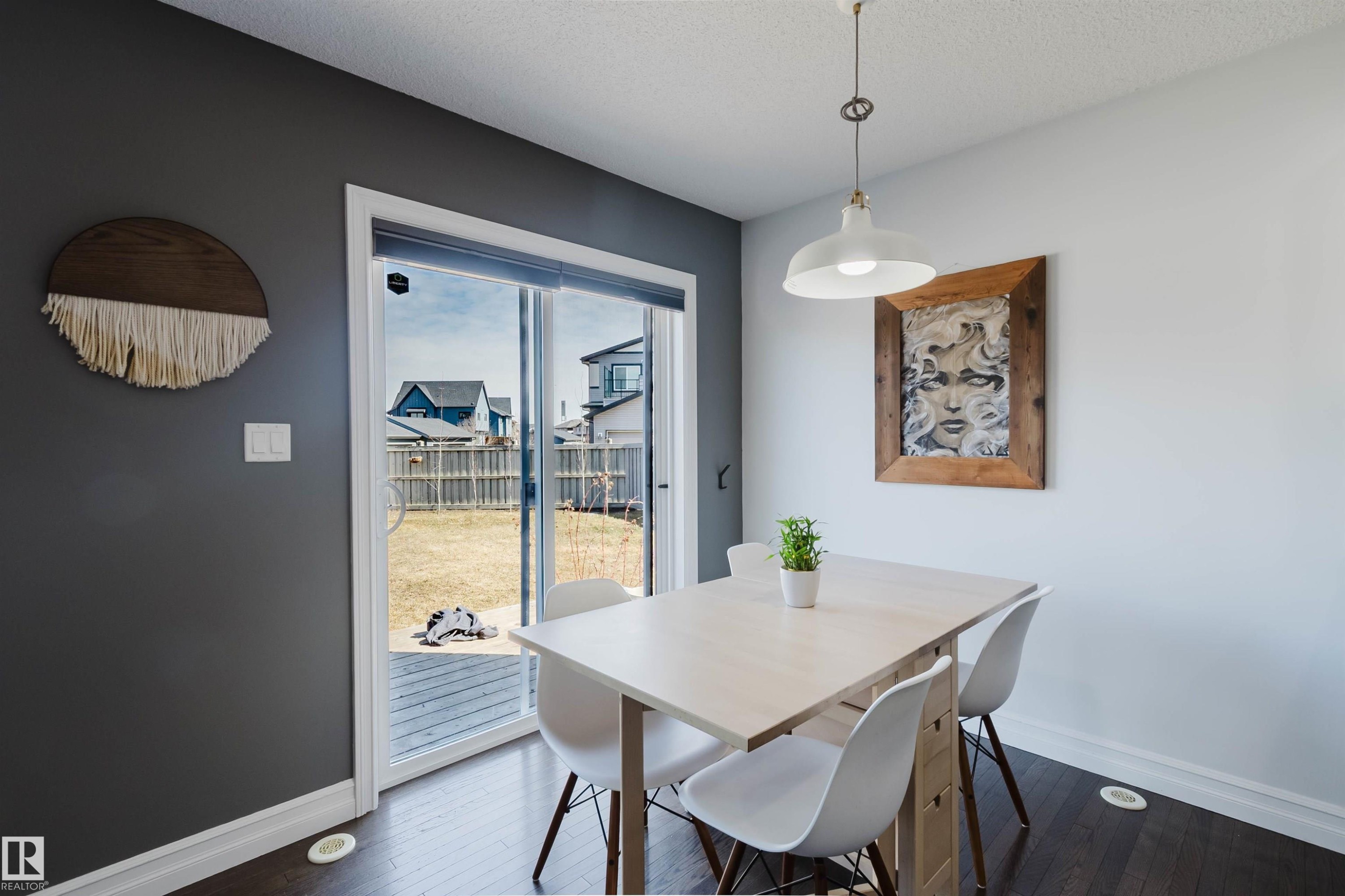 6825 Cardinal Link Link, Edmonton, AB - Indoor Photo Showing Dining Room