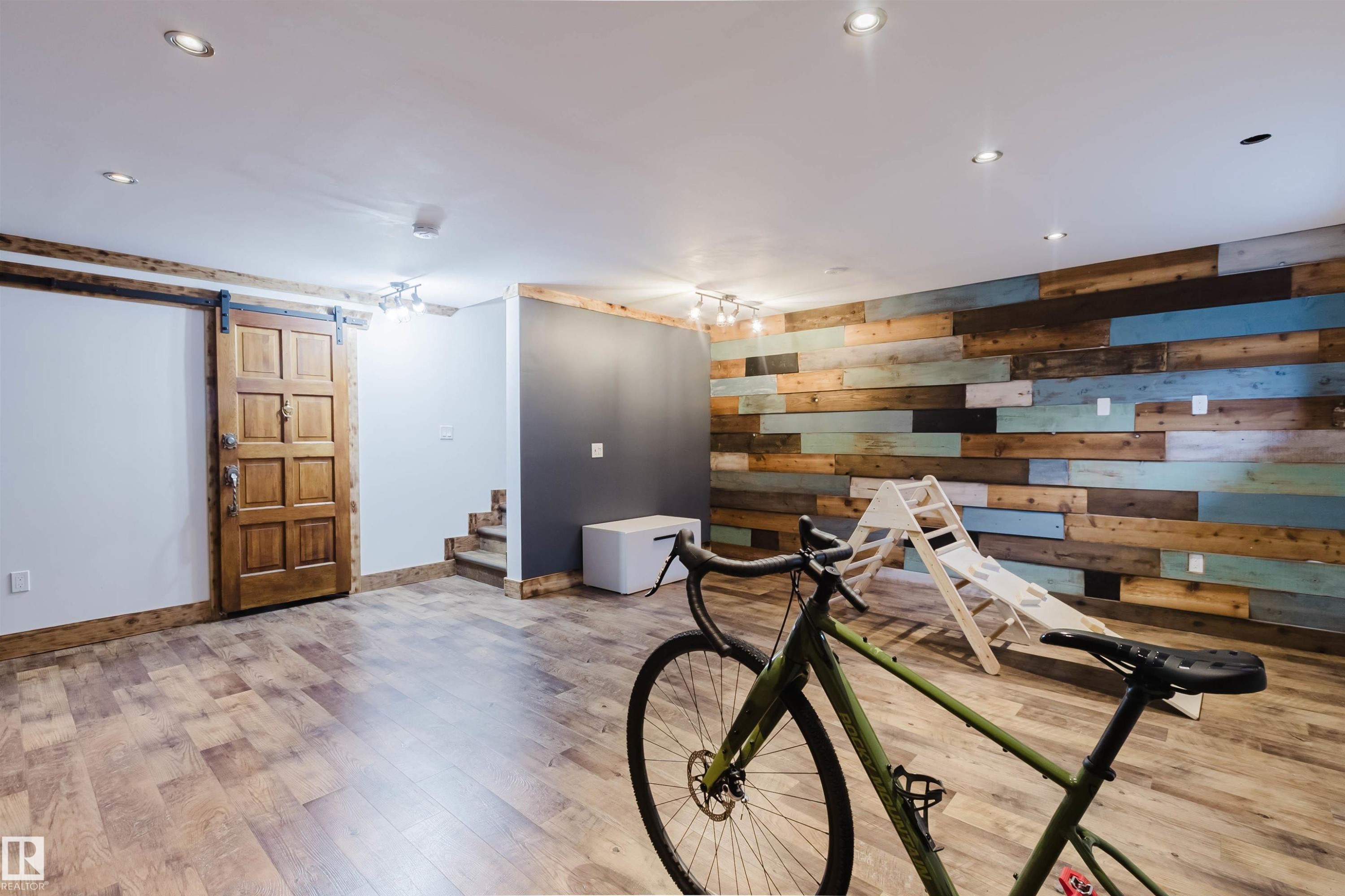 6825 Cardinal Link Link, Edmonton, AB - Indoor Photo Showing Other Room