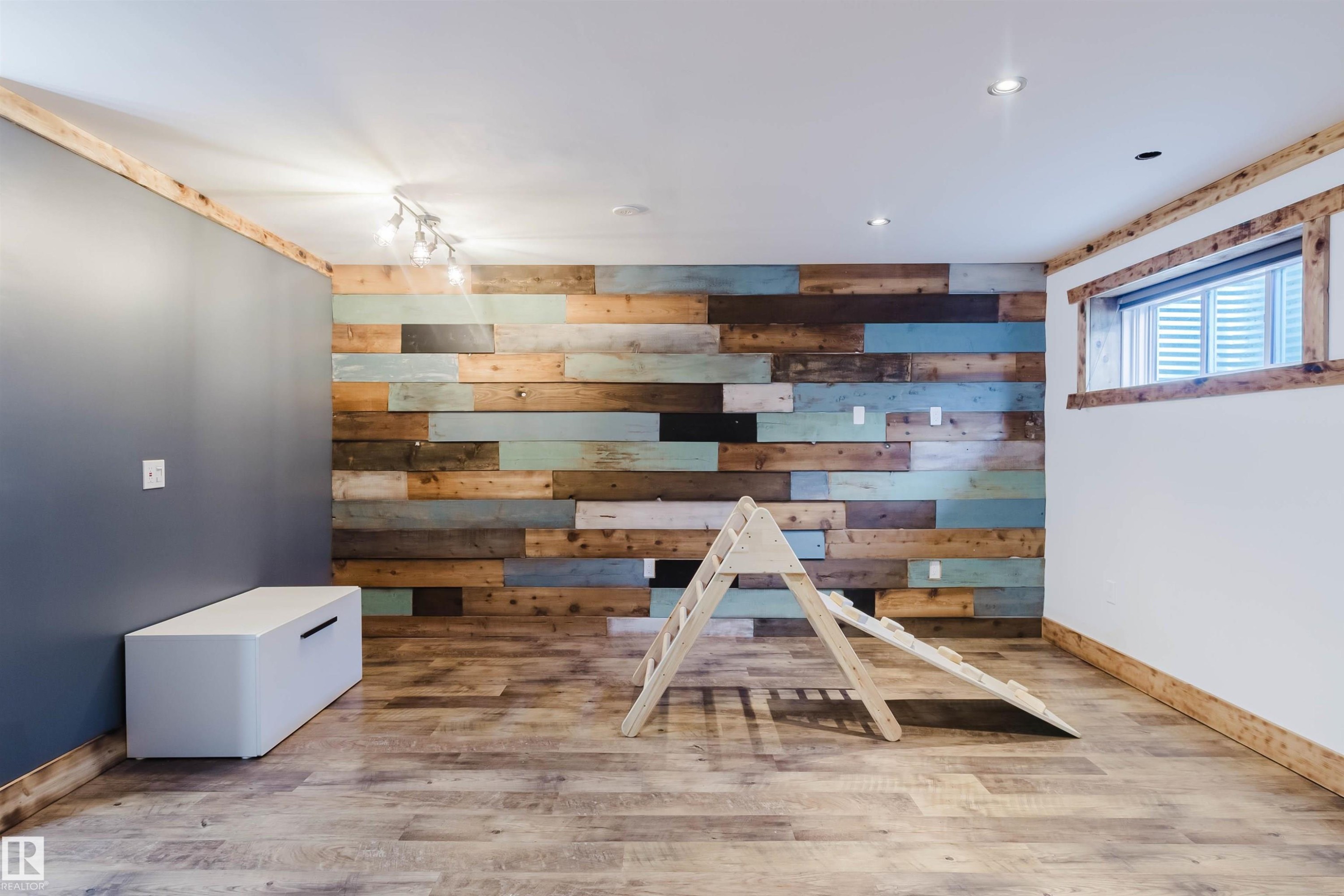 6825 Cardinal Link Link, Edmonton, AB - Indoor Photo Showing Other Room