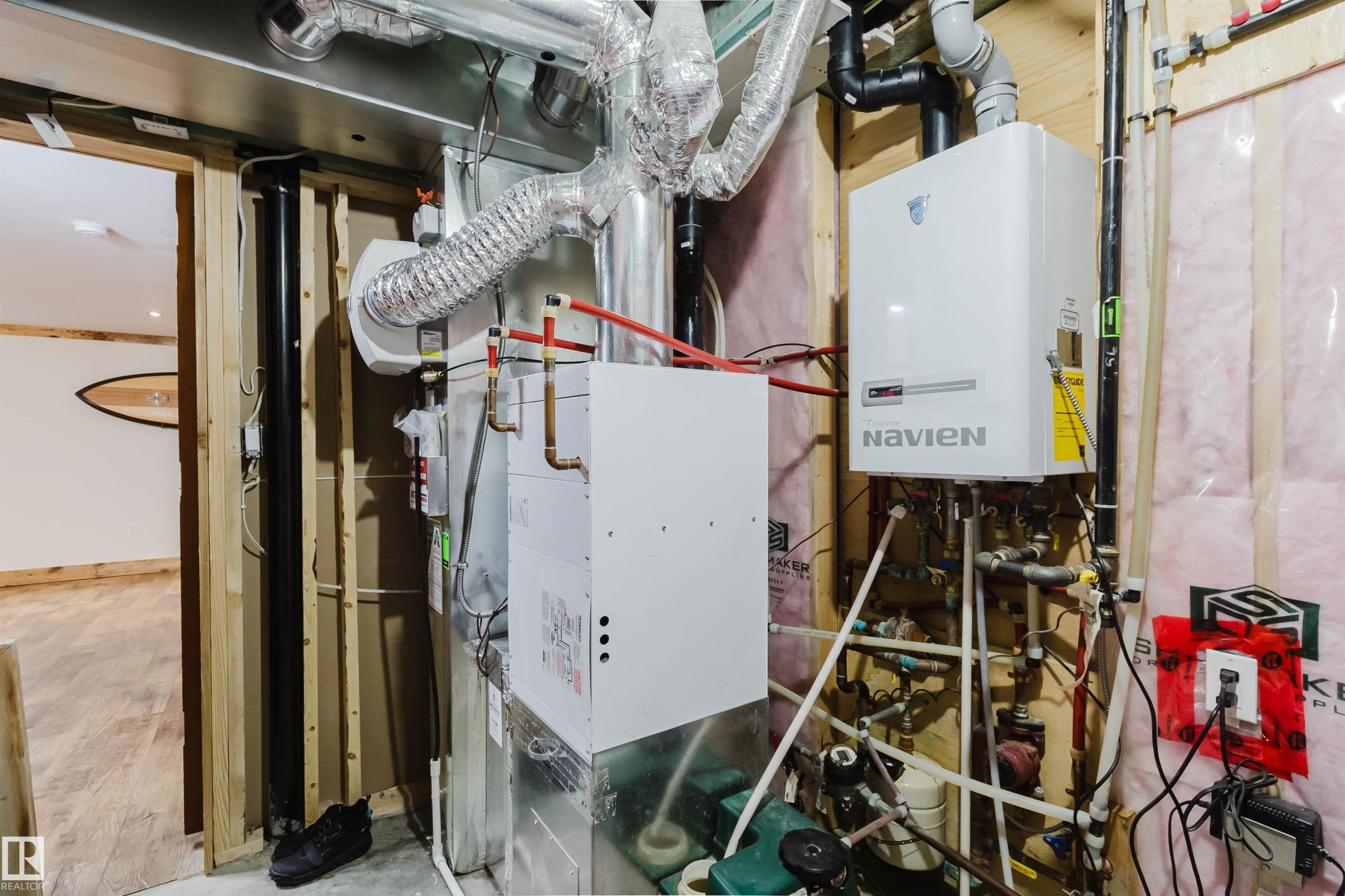 6825 Cardinal Link, Edmonton, AB - Indoor Photo Showing Basement