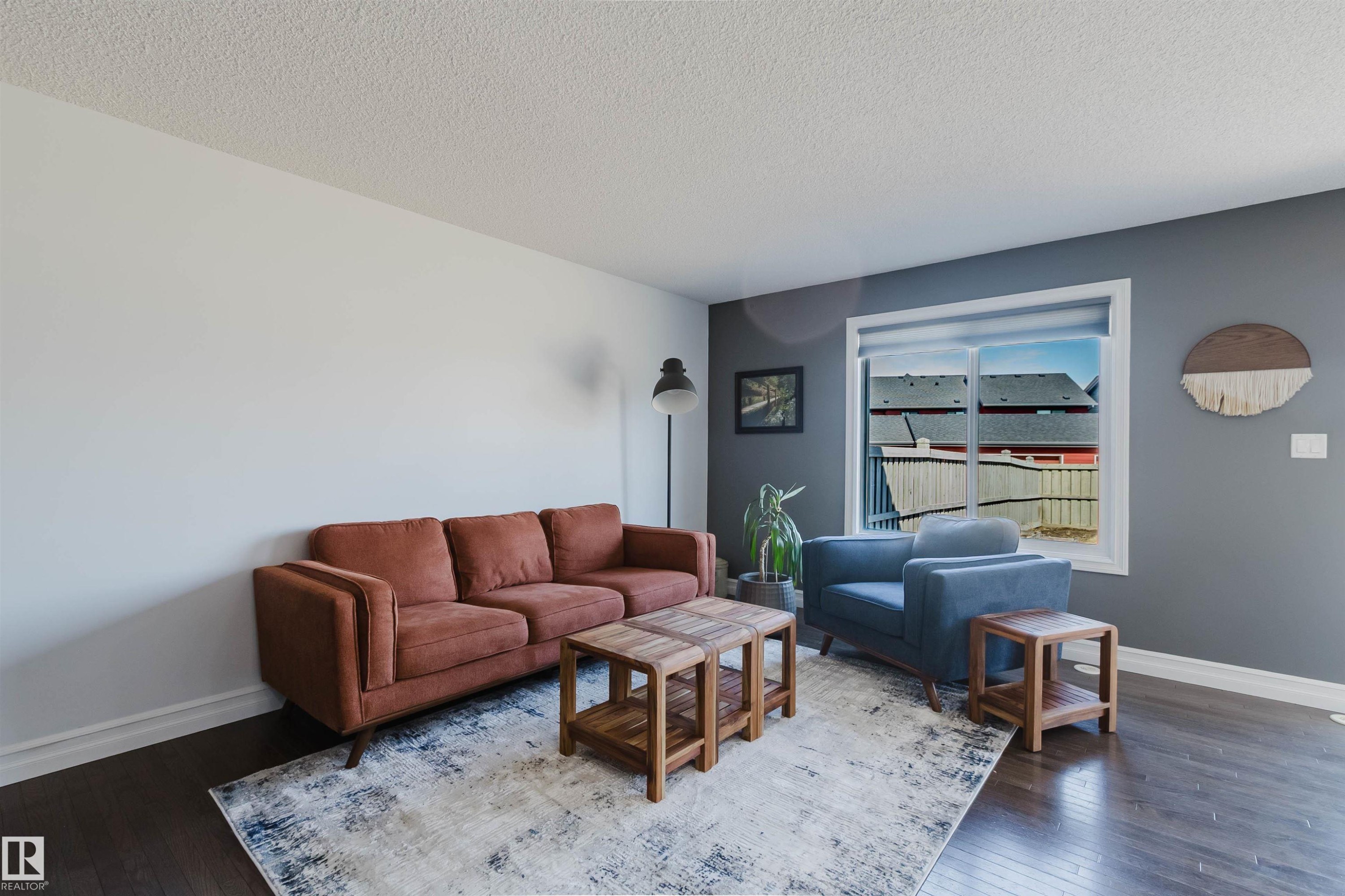 6825 Cardinal Link Link, Edmonton, AB - Indoor Photo Showing Living Room