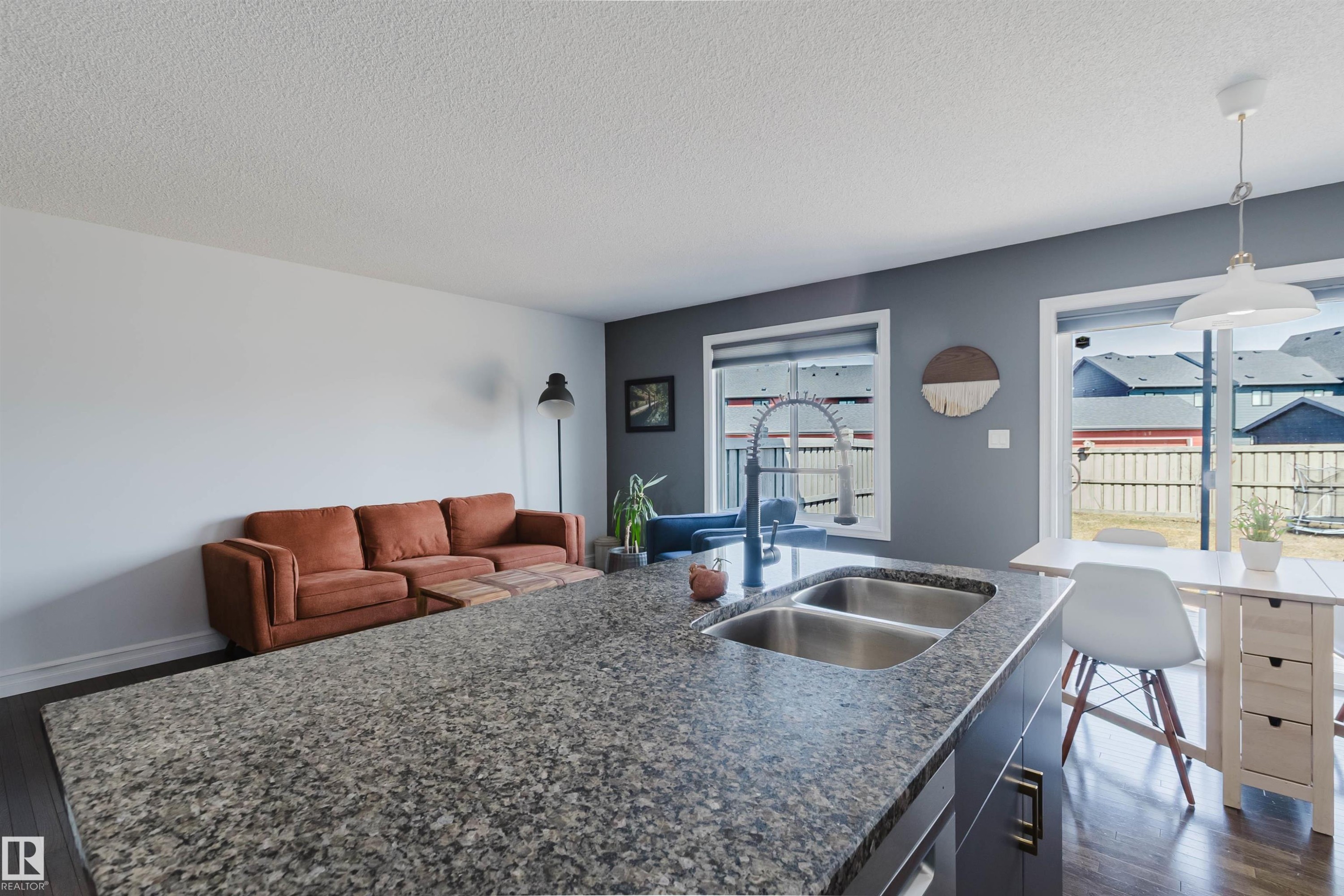 6825 Cardinal Link Link, Edmonton, AB - Indoor Photo Showing Kitchen With Double Sink