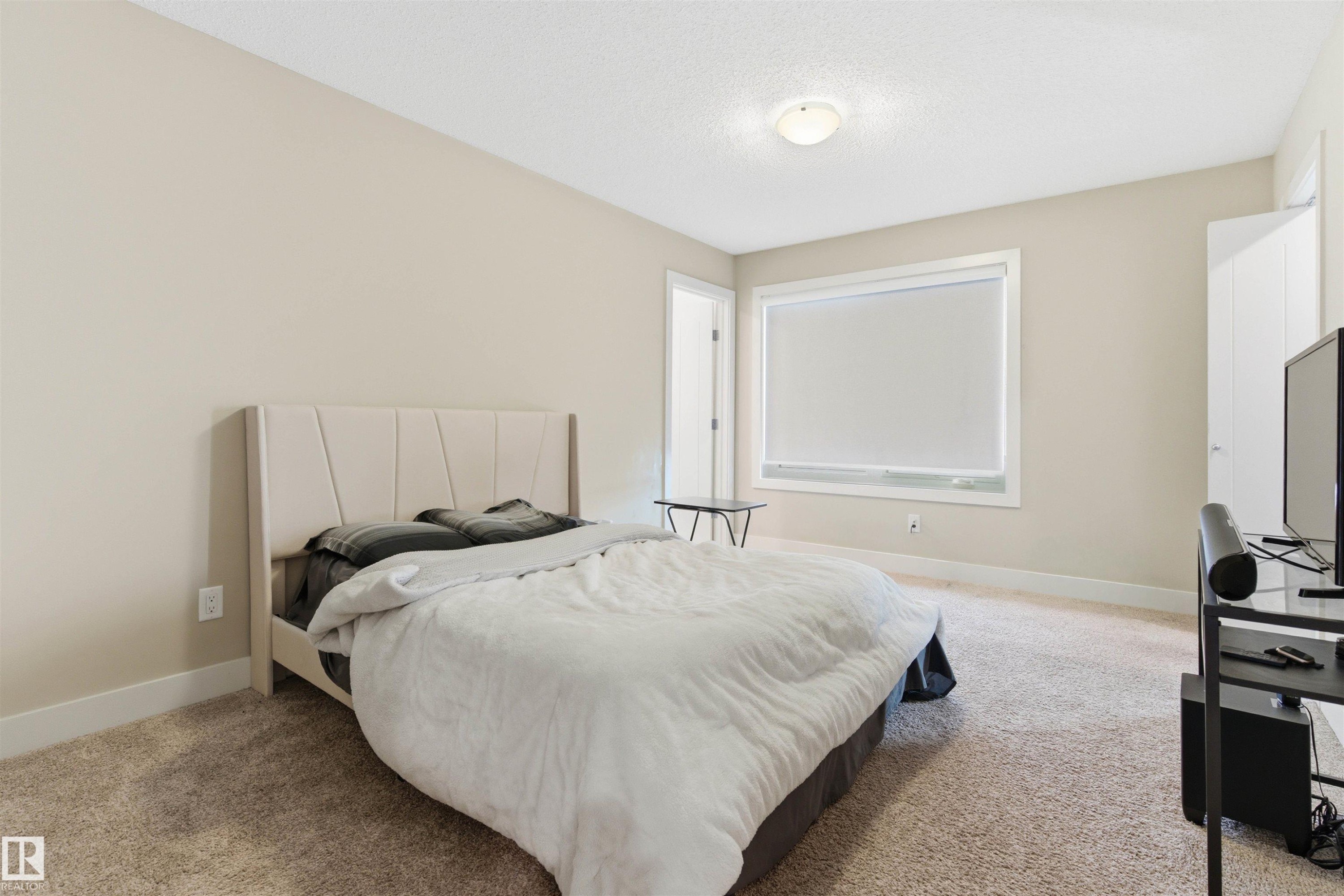 99 804 Welsh Drive, Edmonton, AB - Indoor Photo Showing Bedroom