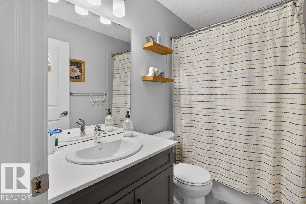 29 Harness Link, Ardrossan, AB - Indoor Photo Showing Bathroom