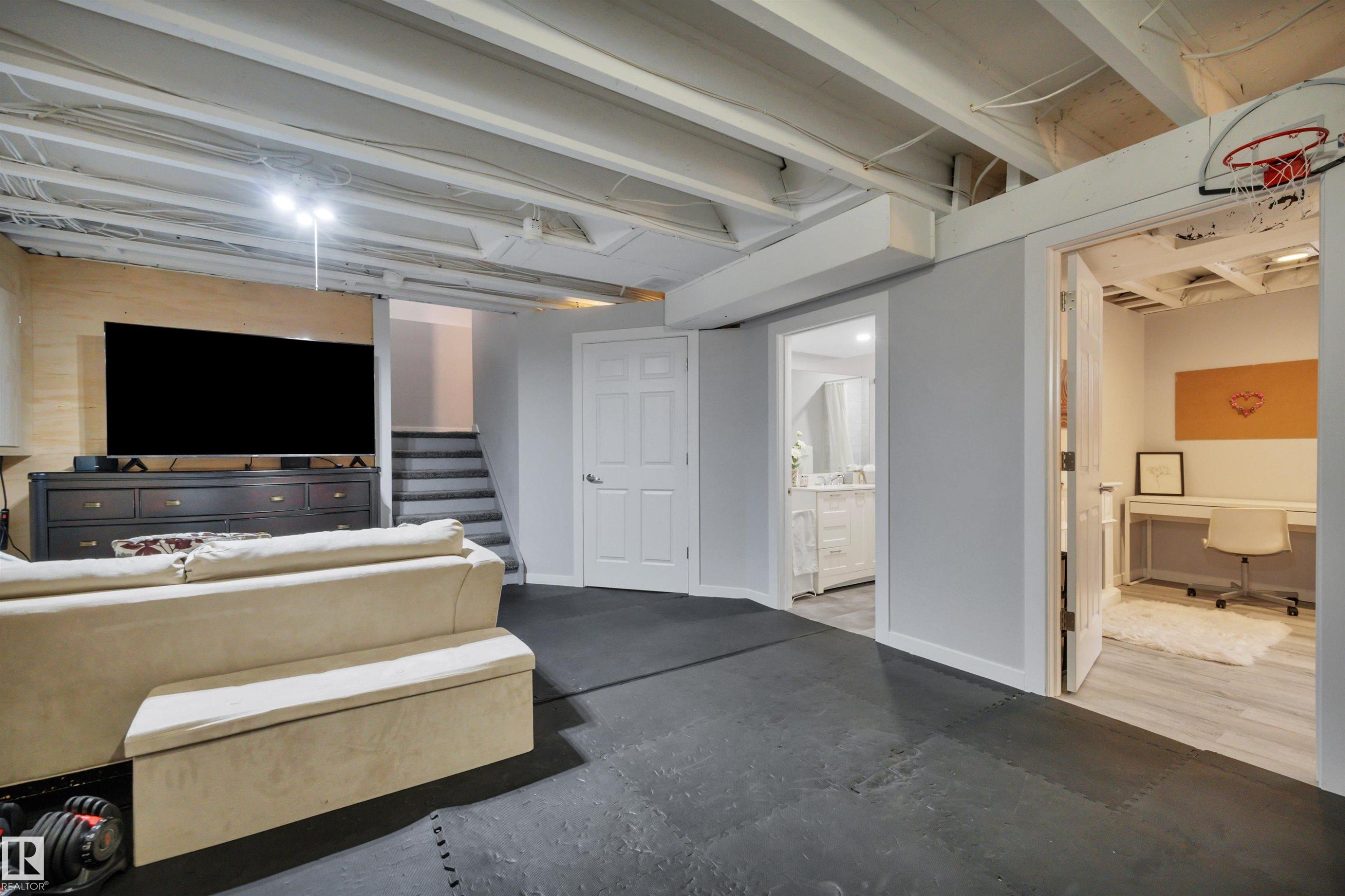 190 Keyport Circle, Leduc, AB - Indoor Photo Showing Other Room