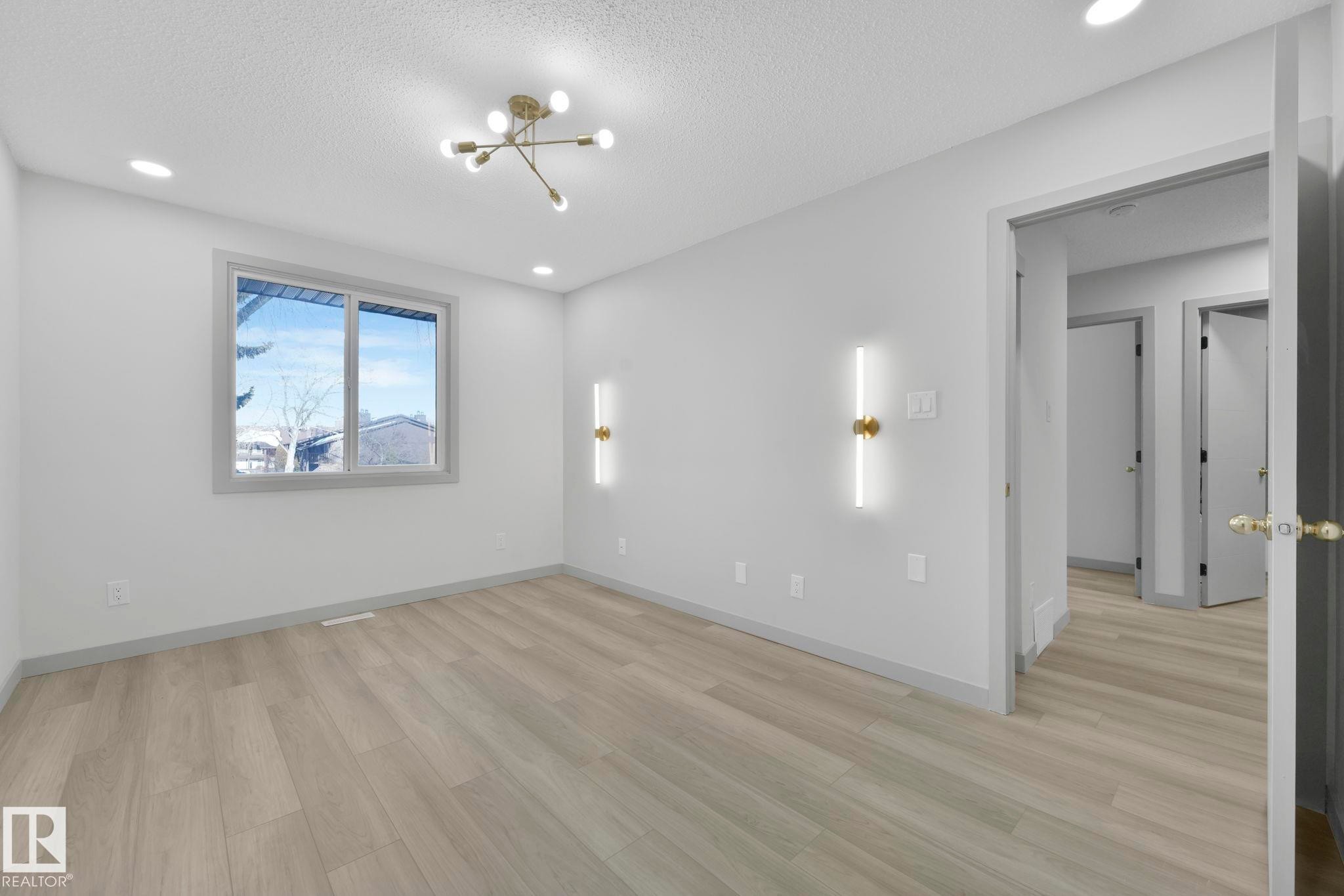 81 Willowdale Place, Edmonton, AB - Indoor Photo Showing Other Room