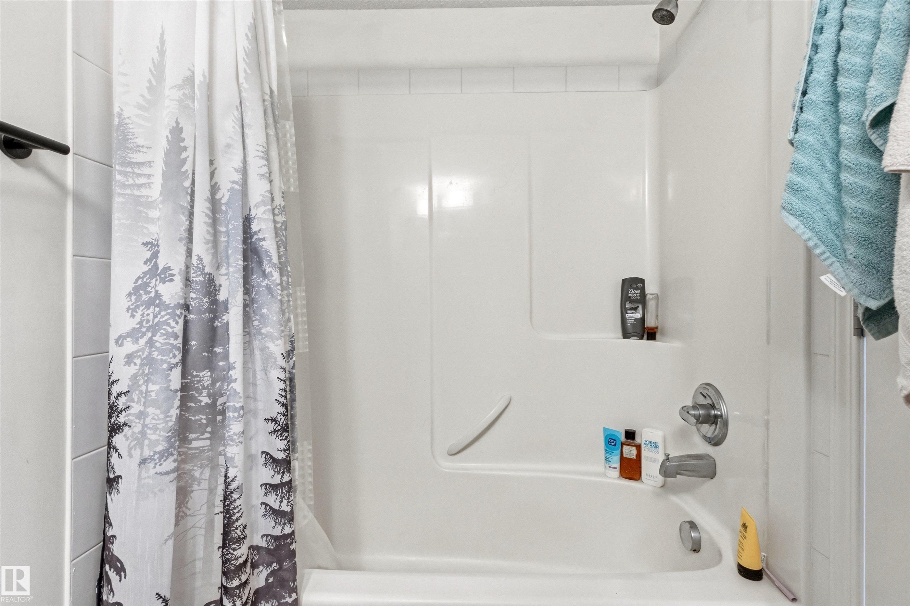 413 17003 67 Avenue, Edmonton, AB - Indoor Photo Showing Bathroom