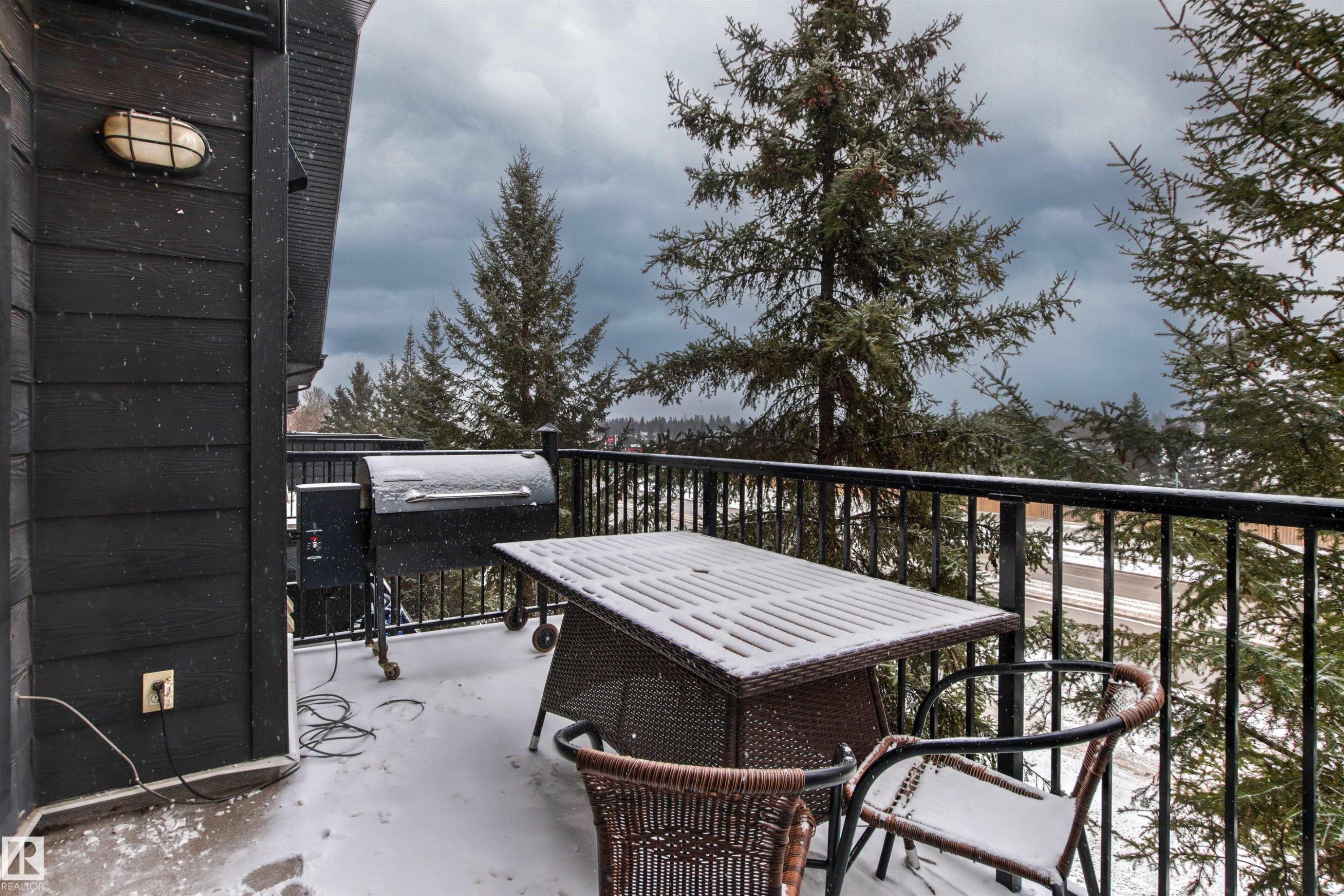 413 17003 67 Avenue, Edmonton, AB - Outdoor With Exterior