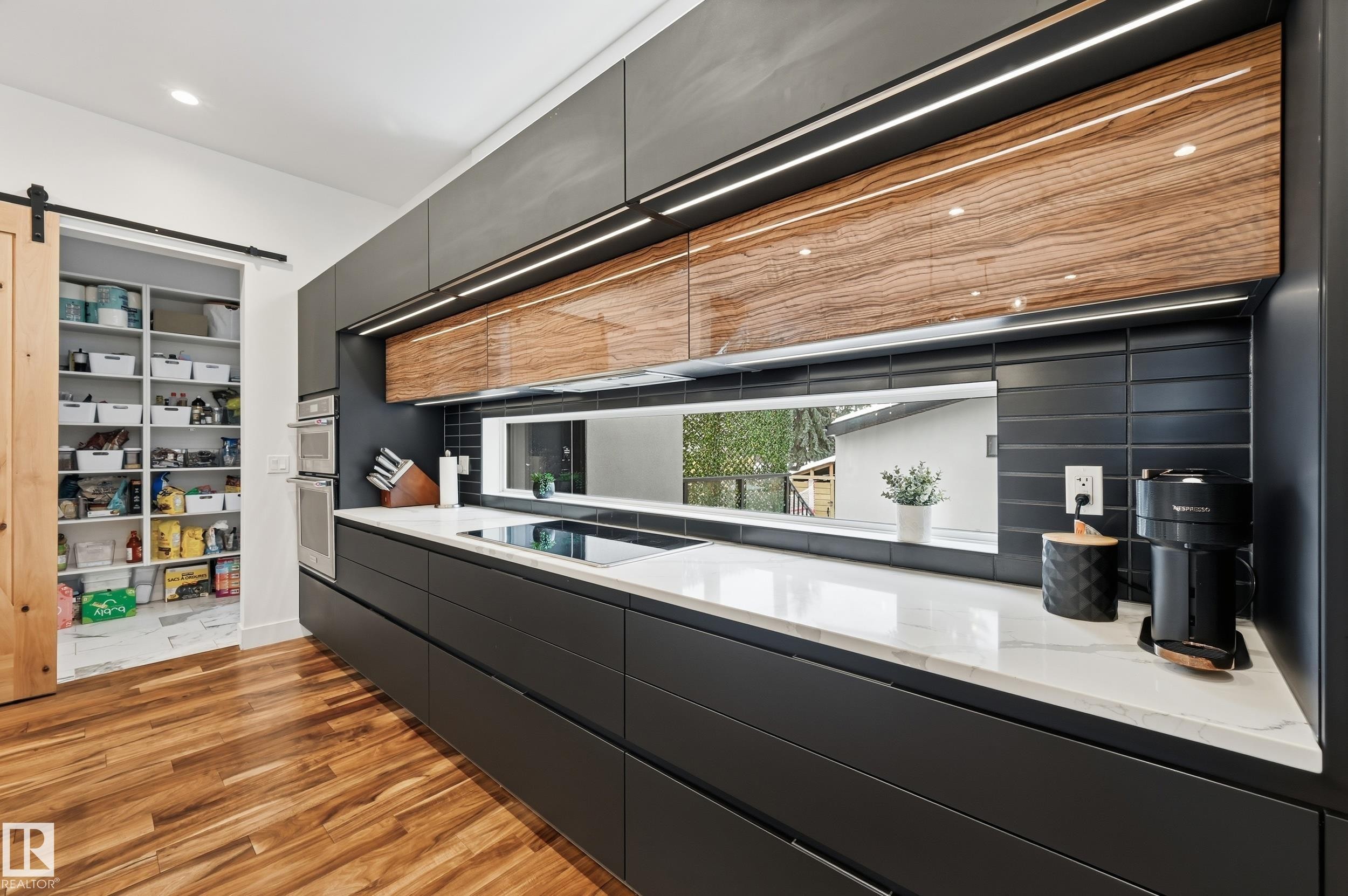 44B Valleyview Crescent, Edmonton, AB - Indoor