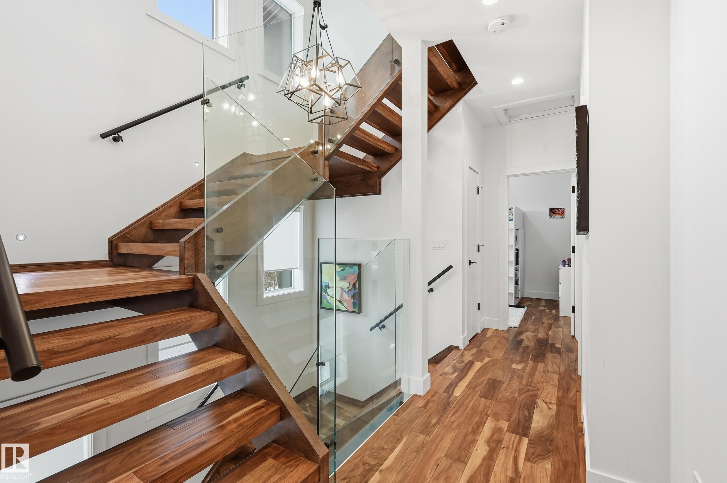 44B Valleyview Crescent, Edmonton, AB - Indoor Photo Showing Other Room