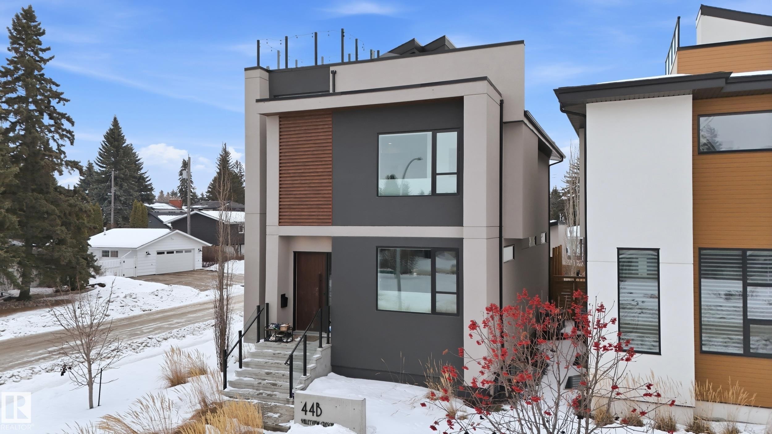 44B Valleyview Crescent, Edmonton, AB - Outdoor