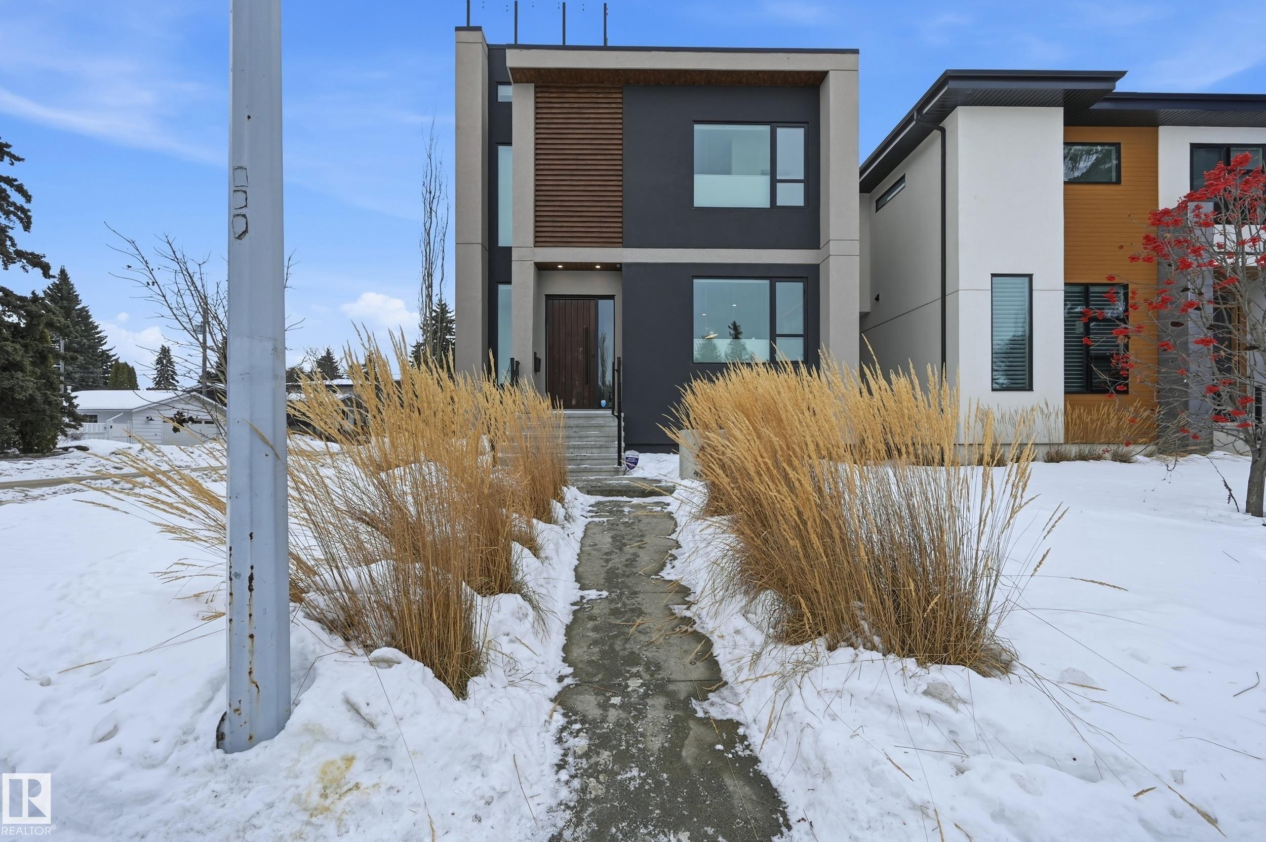 44B Valleyview Crescent, Edmonton, AB - Outdoor