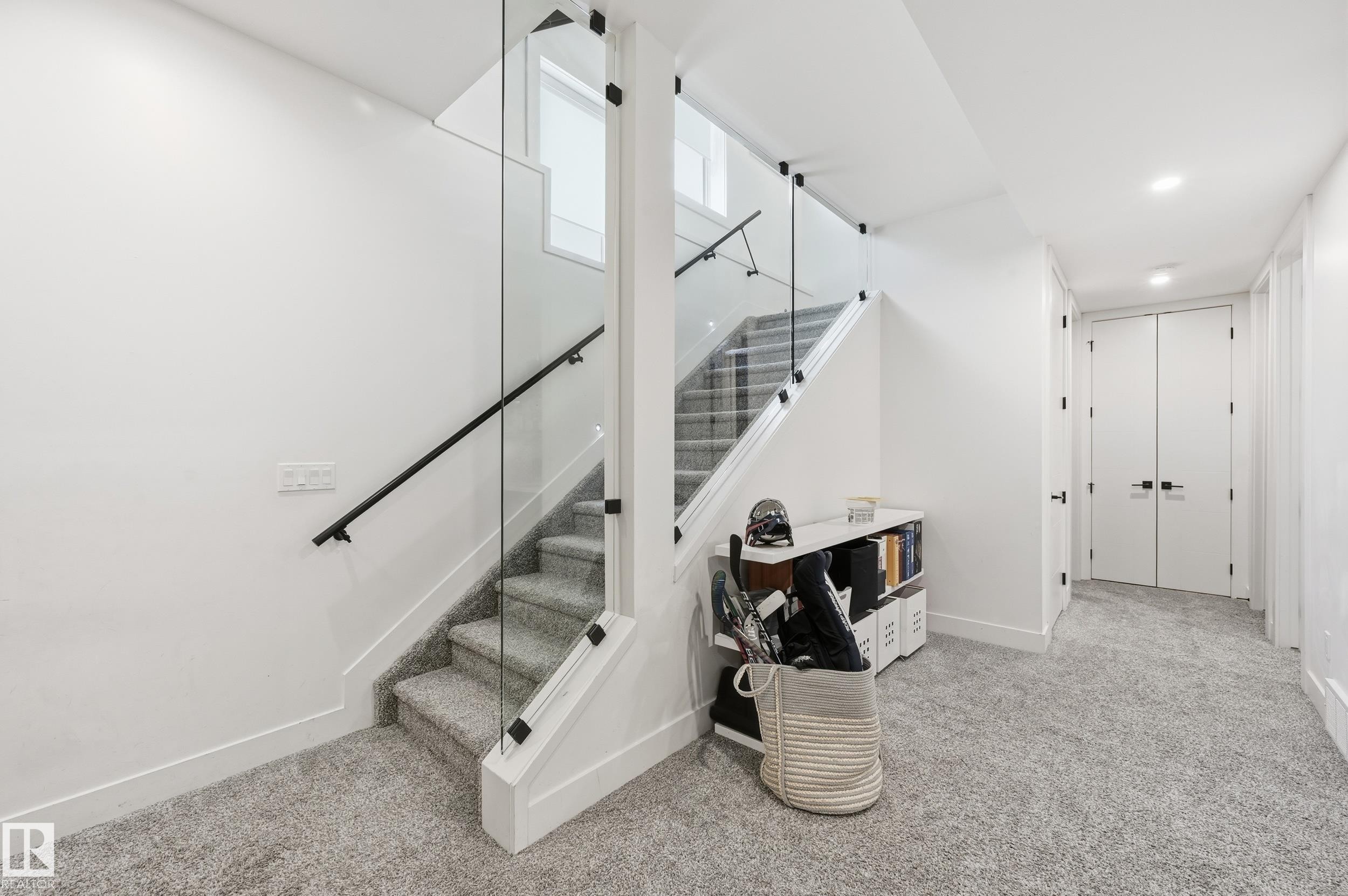 44B Valleyview Crescent, Edmonton, AB - Indoor Photo Showing Other Room