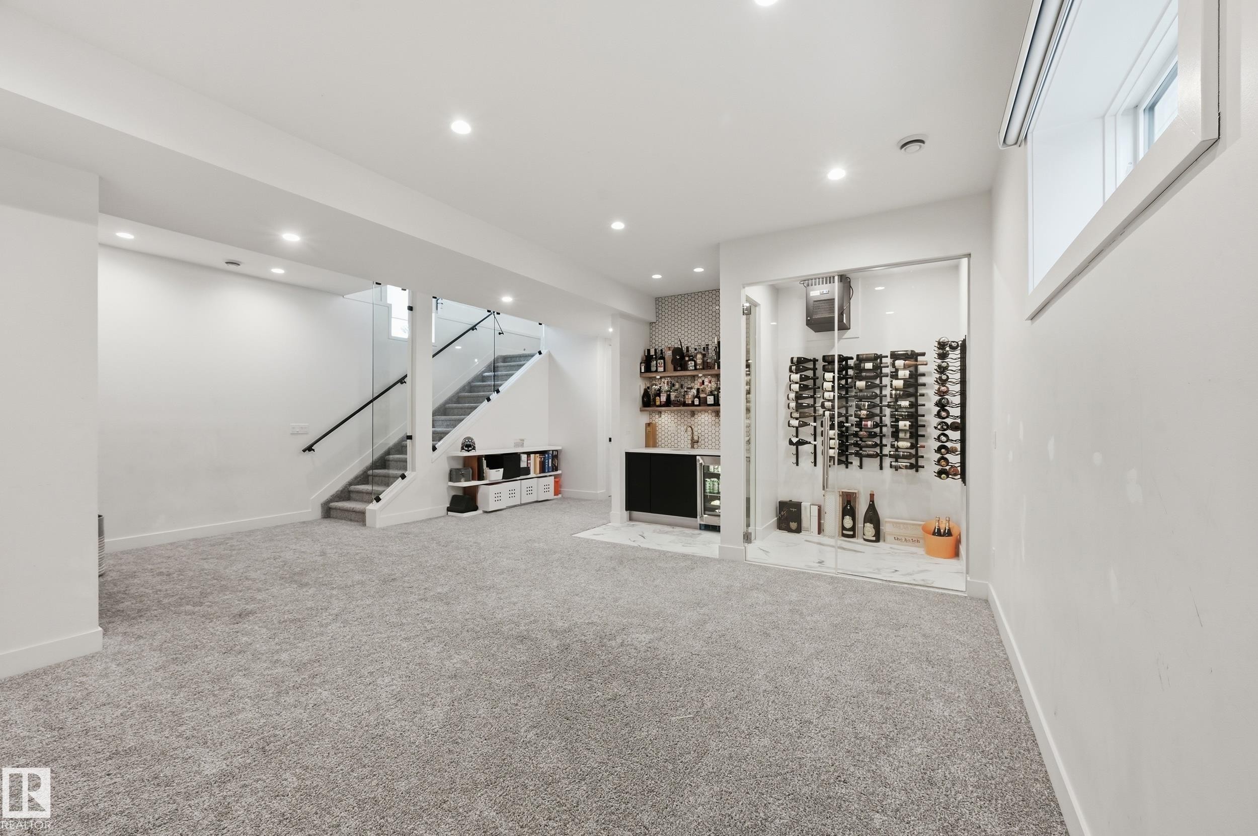 44B Valleyview Crescent, Edmonton, AB - Indoor Photo Showing Other Room