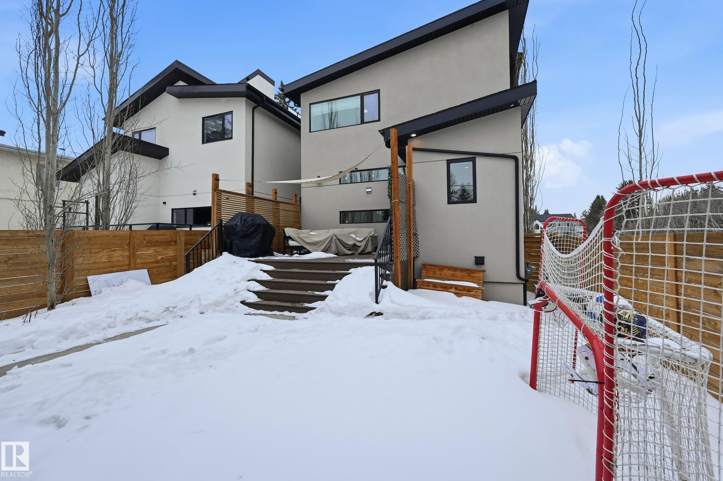 44B Valleyview Crescent, Edmonton, AB - Outdoor With Exterior
