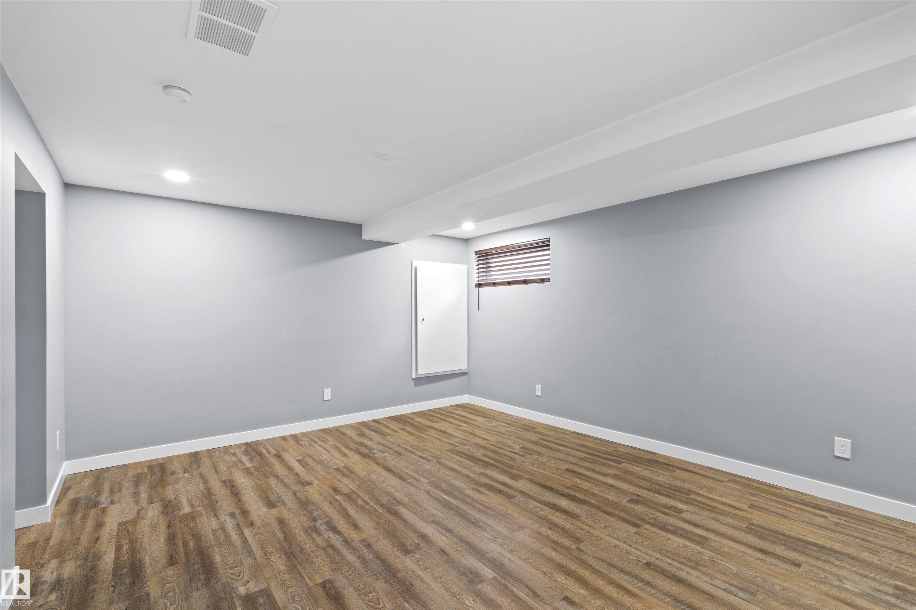 2004 Trumpeter Way, Edmonton, AB - Indoor Photo Showing Other Room