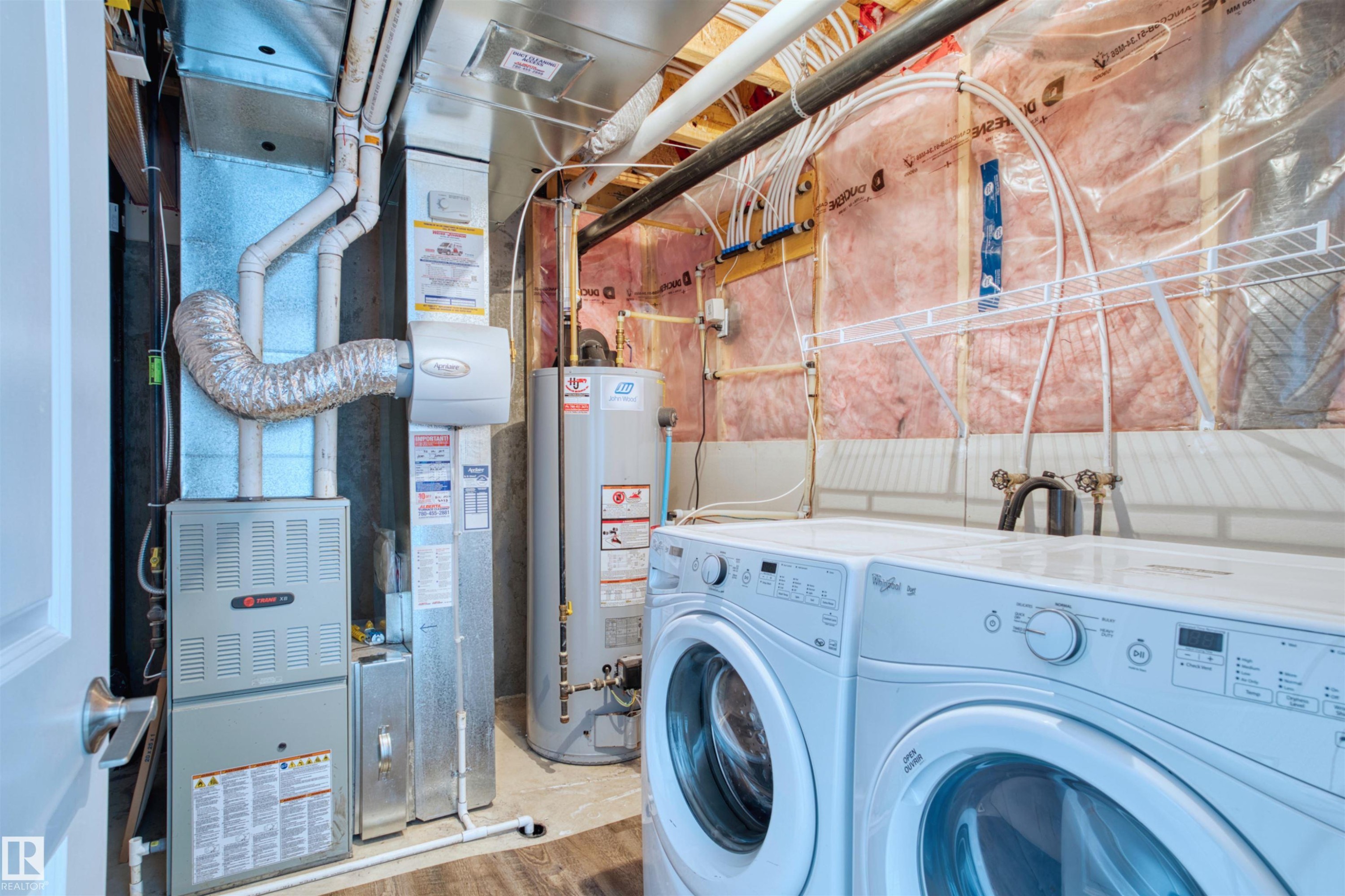 2004 Trumpeter Way, Edmonton, AB - Indoor Photo Showing Laundry Room