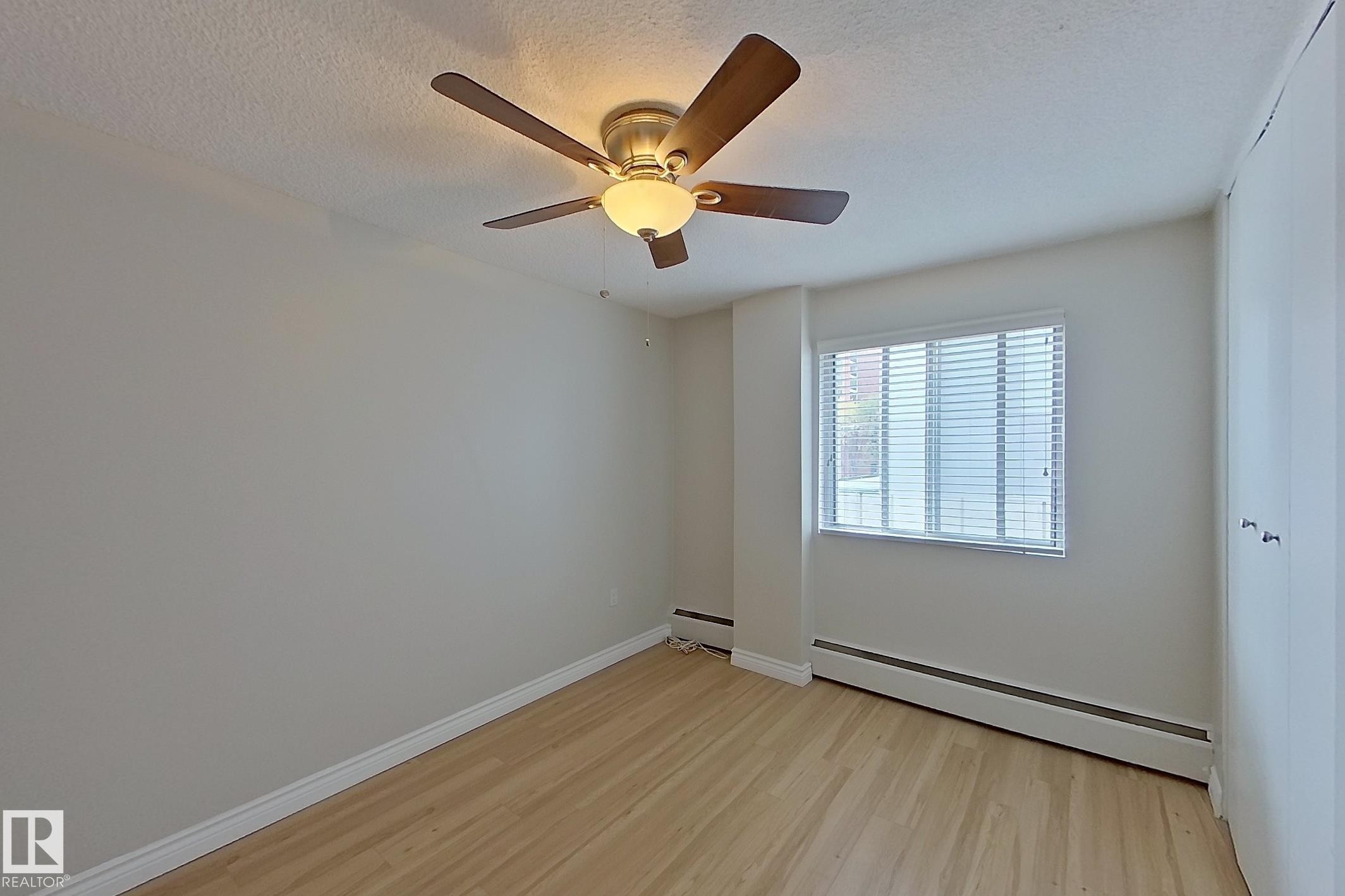#404 10021 116 St Nw, Edmonton, AB - Indoor Photo Showing Other Room