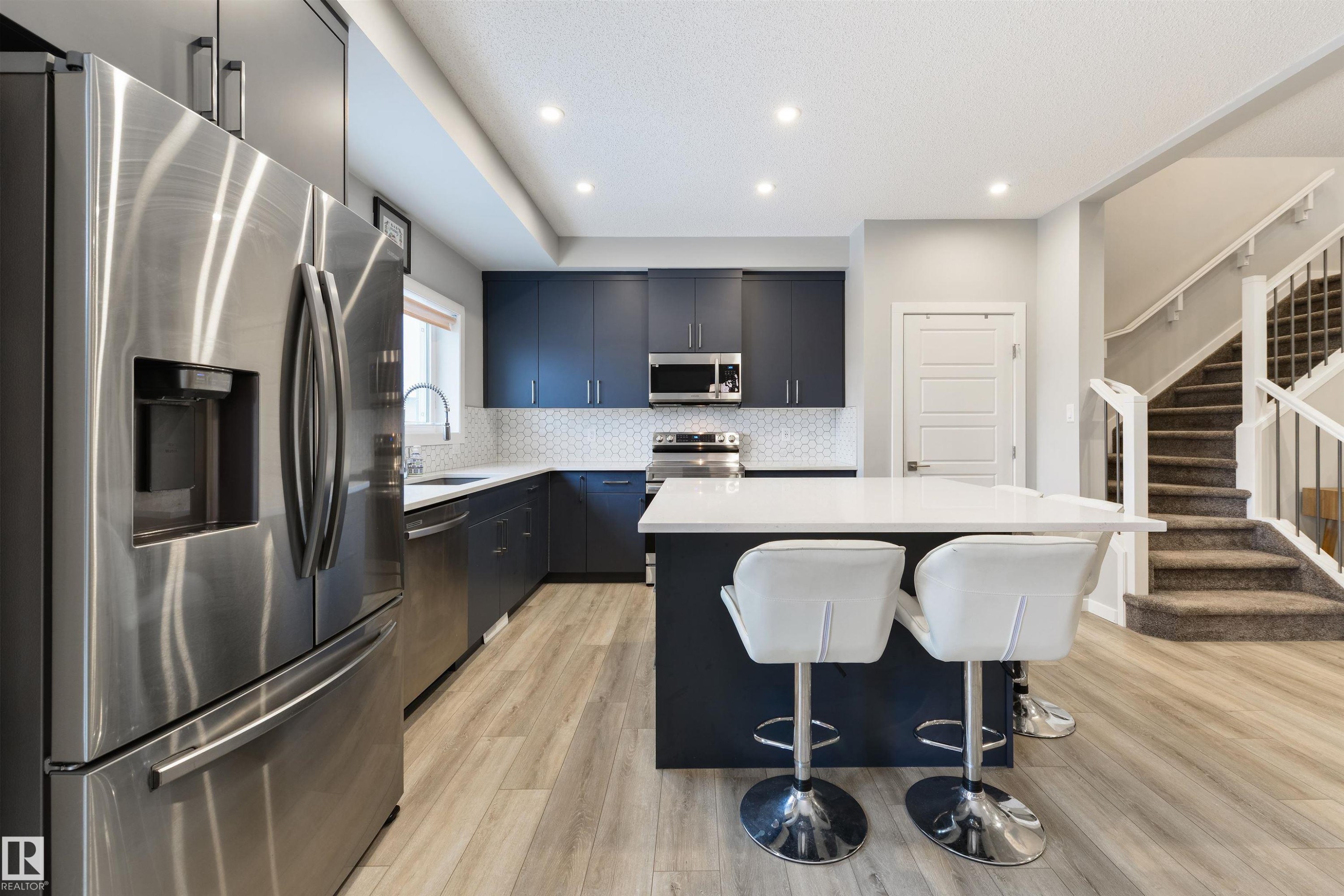 5361 Lark Landing, Edmonton, AB - Indoor Photo Showing Kitchen With Upgraded Kitchen