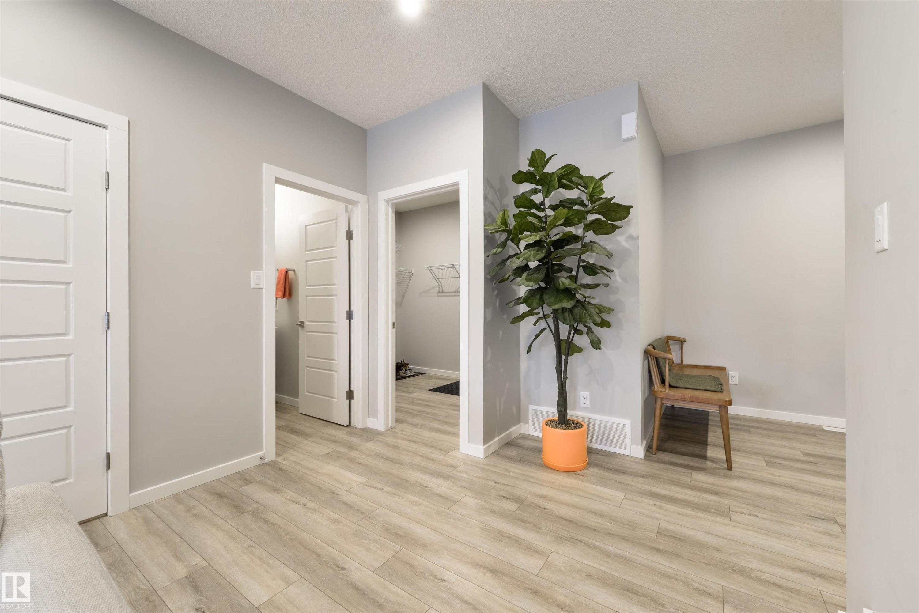 5361 Lark Landing, Edmonton, AB - Indoor Photo Showing Other Room