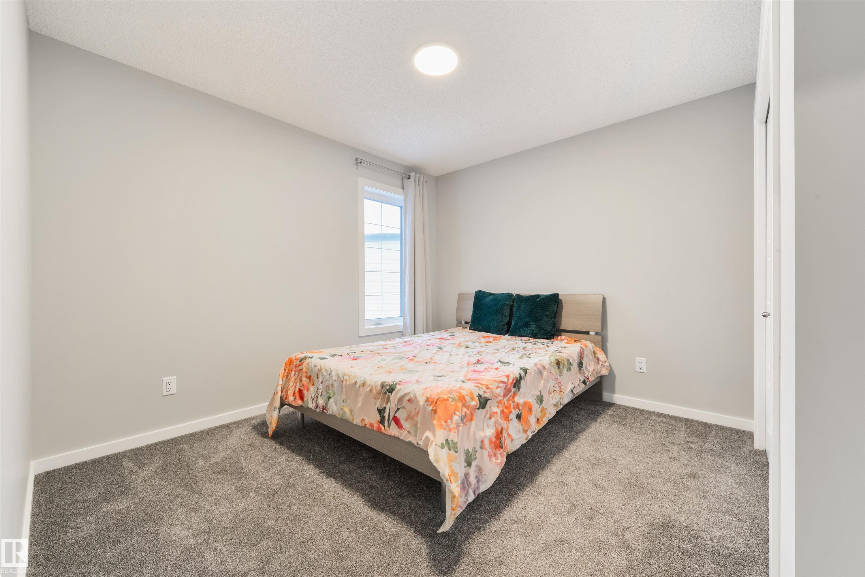 5361 Lark Landing, Edmonton, AB - Indoor Photo Showing Bedroom