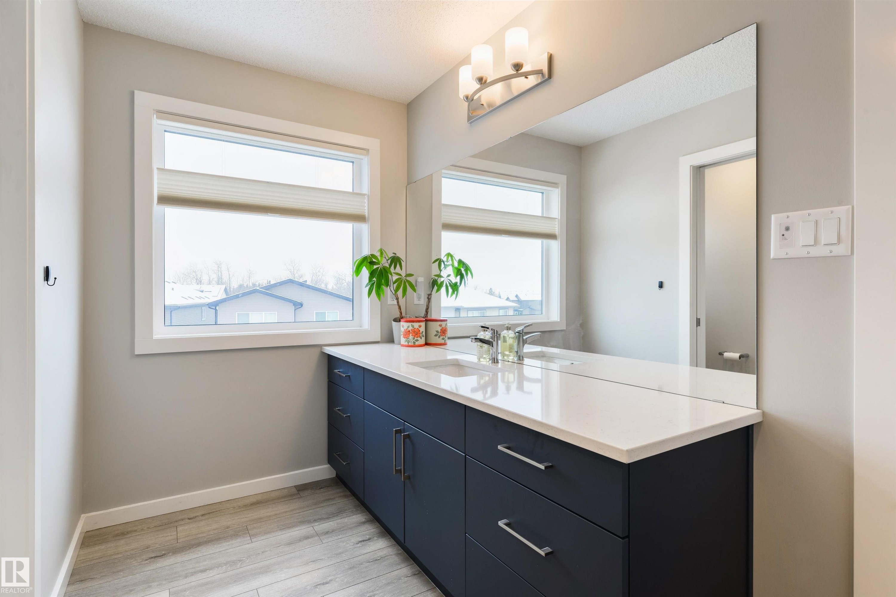 5361 Lark Landing, Edmonton, AB - Indoor Photo Showing Bathroom