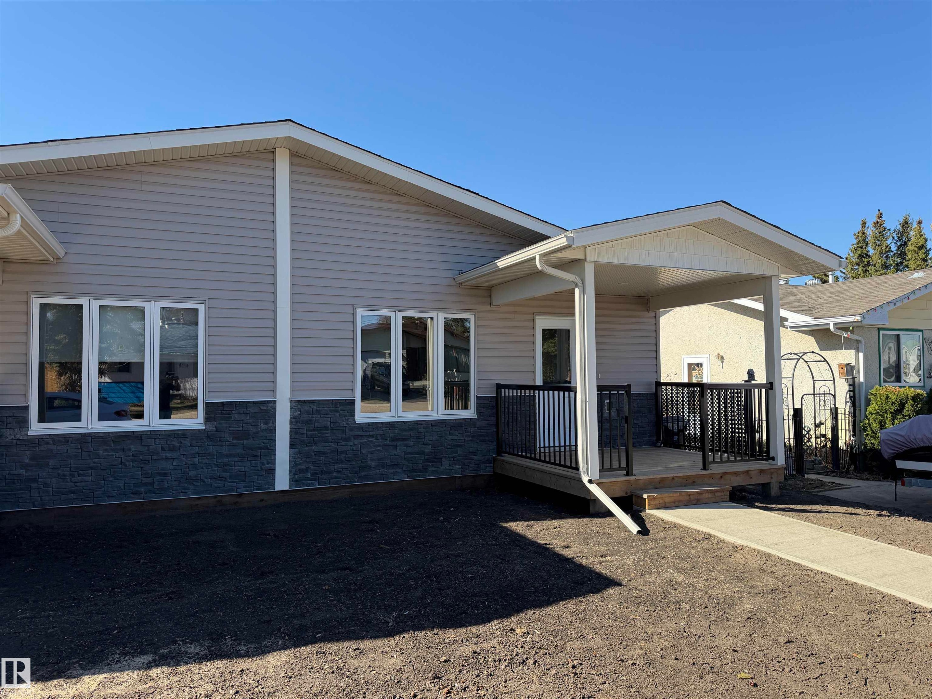 B 4313 54 Avenue, Barrhead, AB - Outdoor